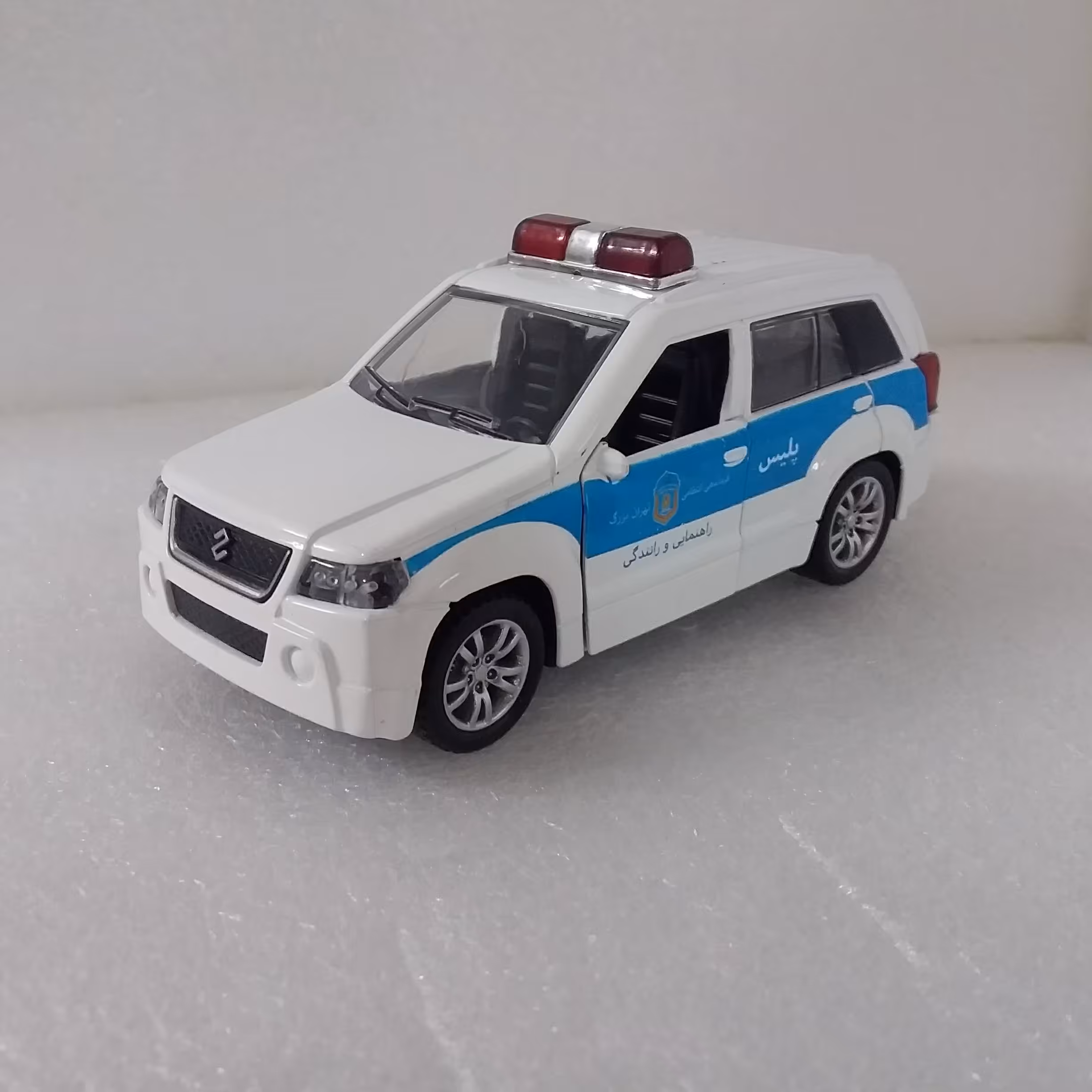 ماکت فلزی سوزوکی پلیس