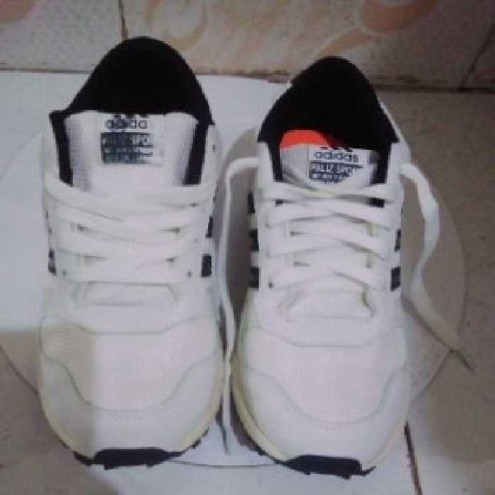 کفش کتانی آدیداس سایز 35 مدل سه خط