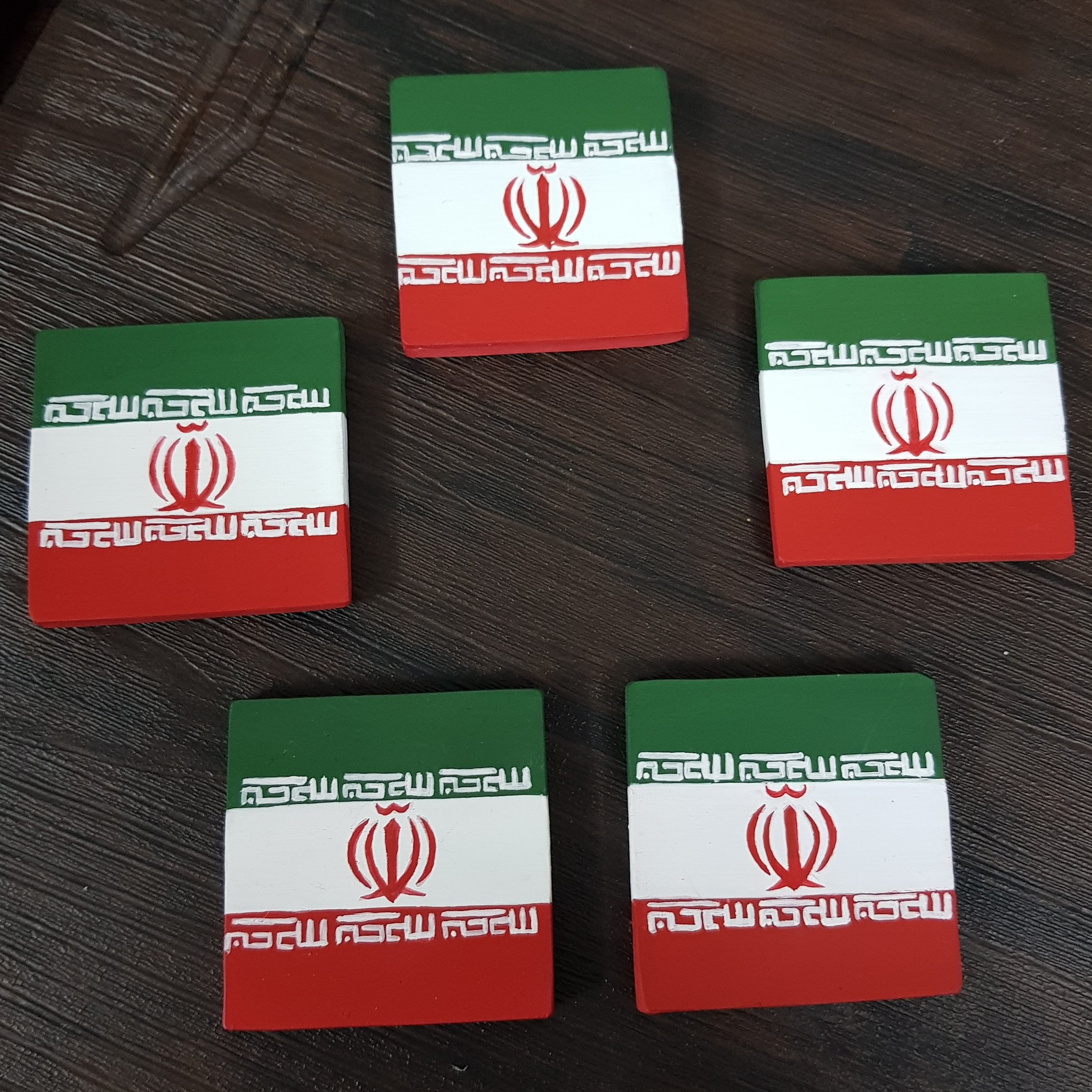مگنت سفالی با طرح پرچم ایران و طرح های مختلف دیگر