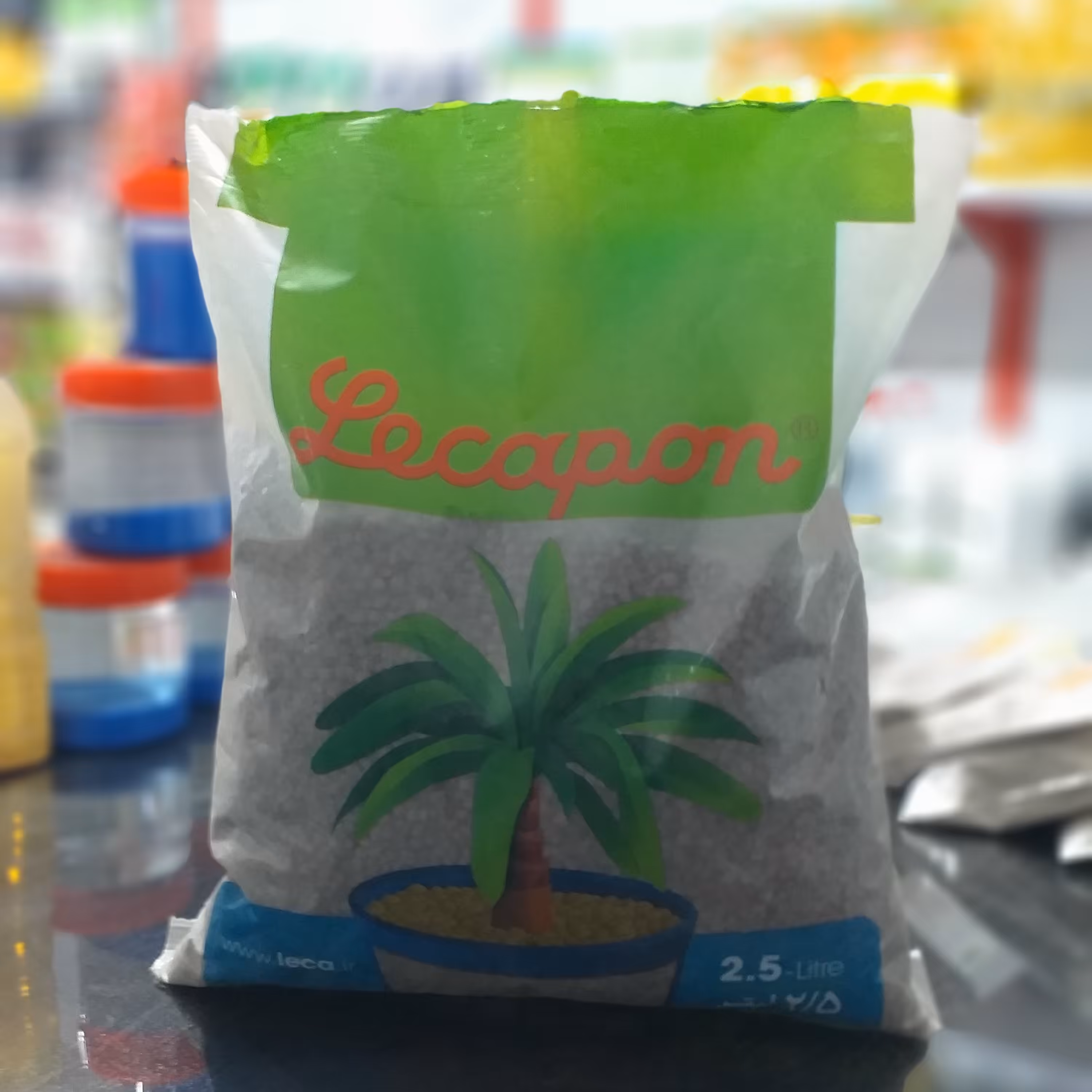 خاک لیکاپون دو نیم لیتری