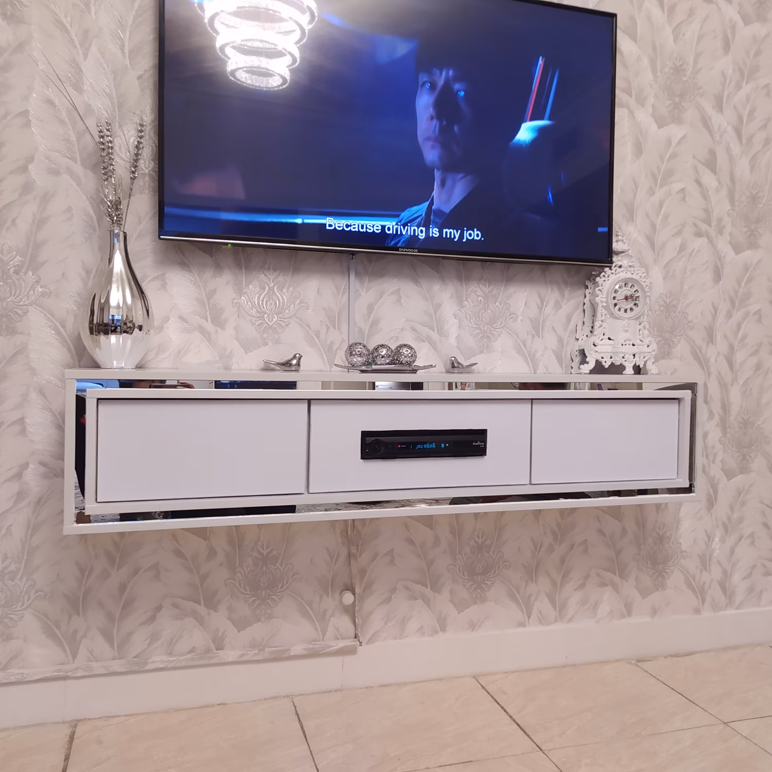 زیر تلوزیون دیواری 