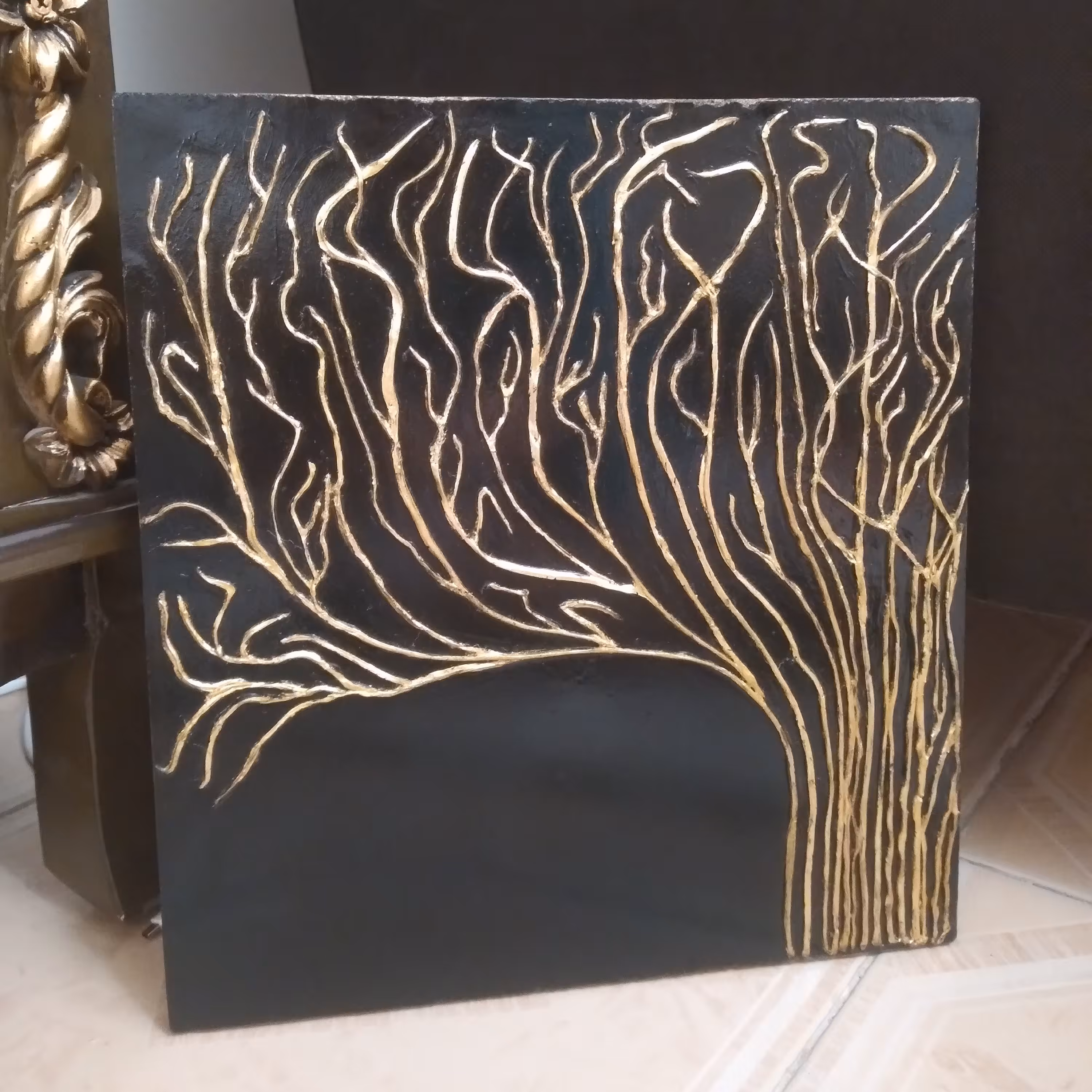 تابلو دکوراتیو طرح درخت ، ابعاد 30 در 35 . رنگ مولتی سورفیس. ورق طلا ضد آب.