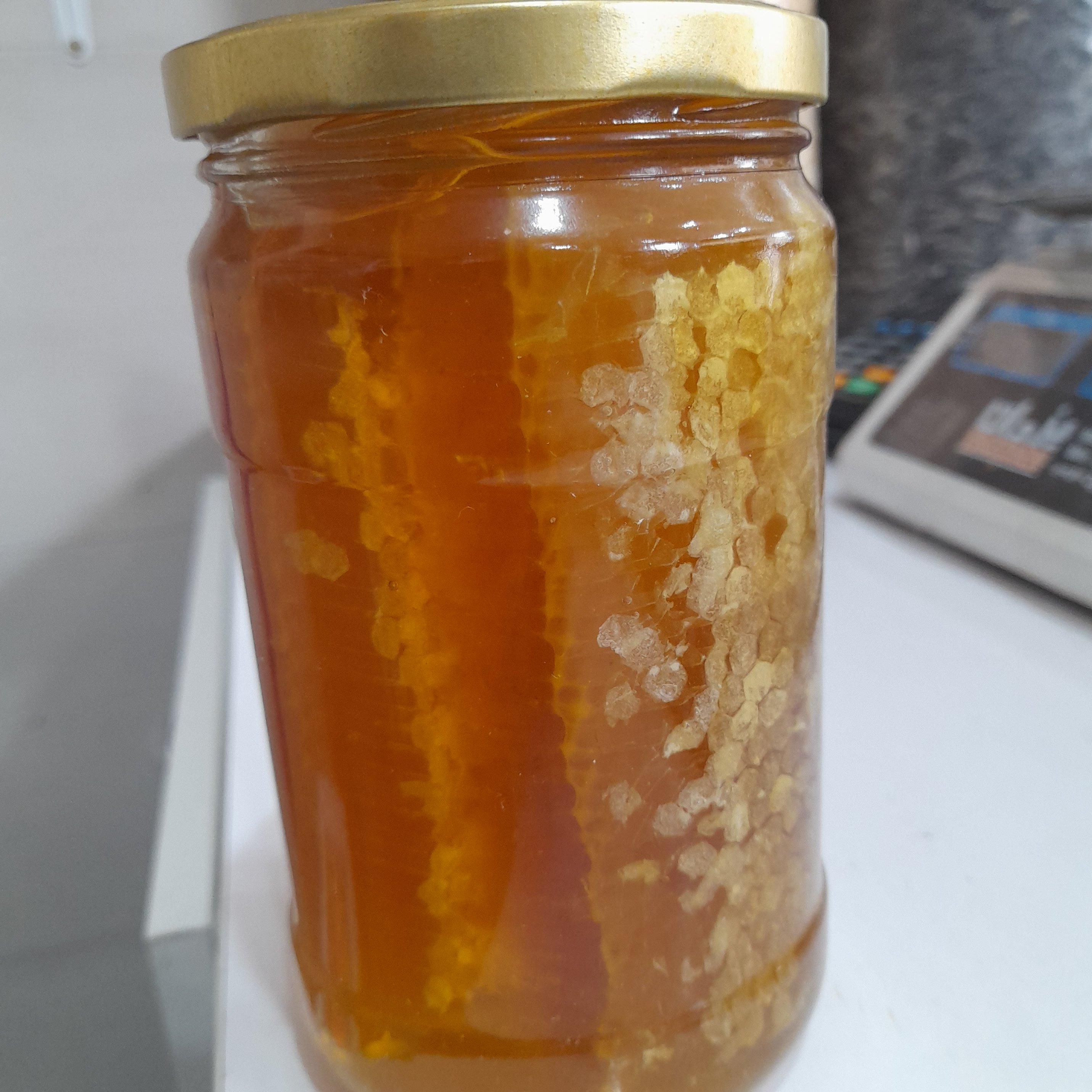 عسل آویشن سبلان