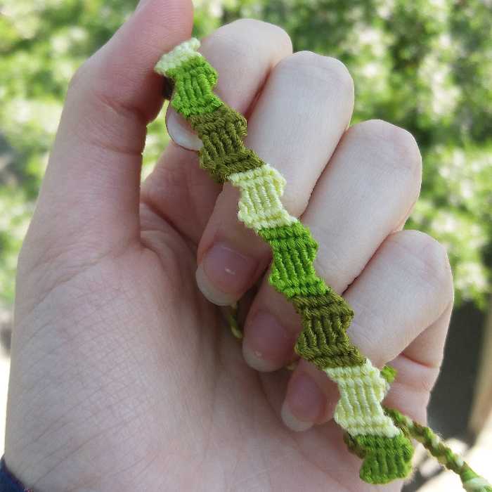 دستبند دوستی طرح تونی( سبز ) محصول کاملا دستساز تیم گوزن آبی