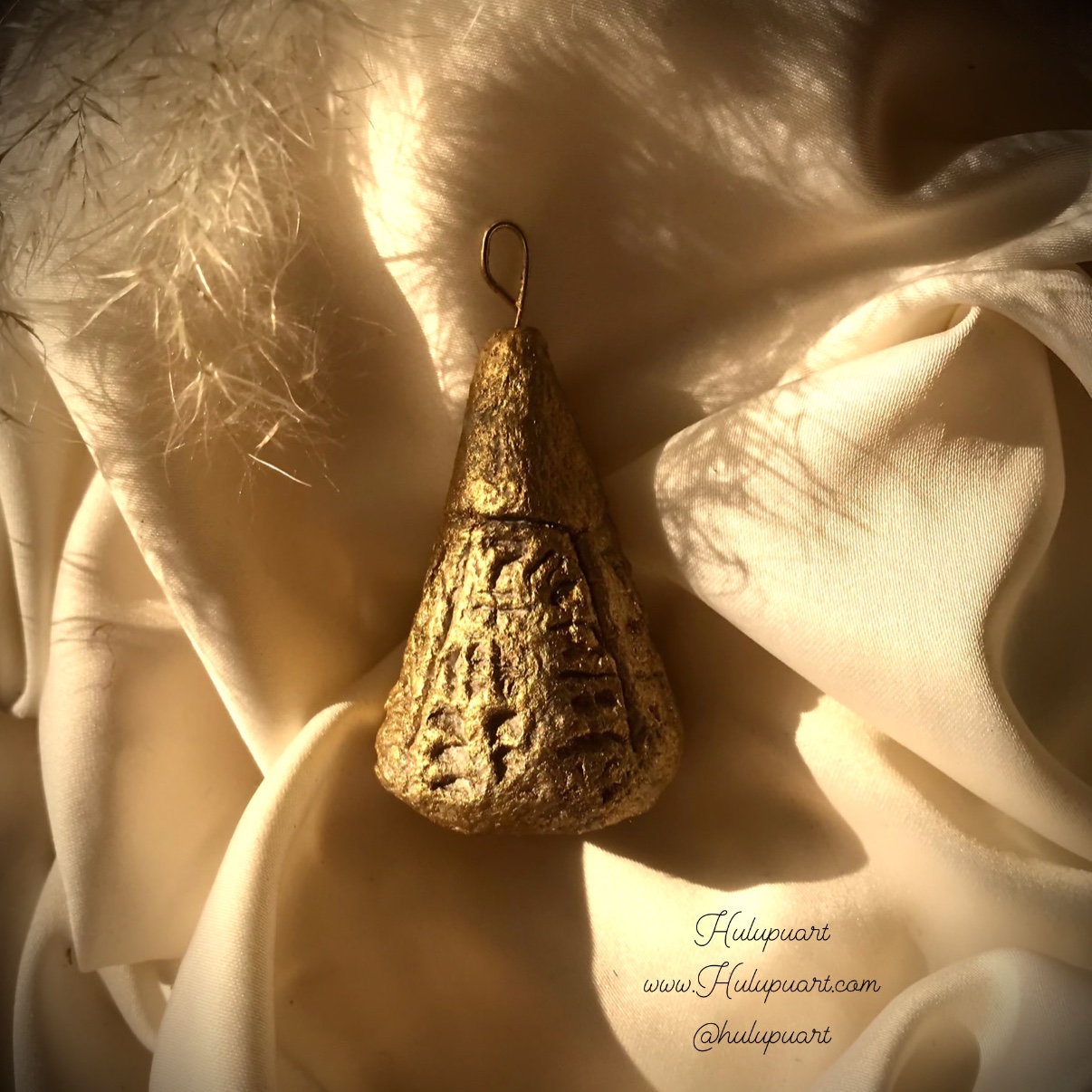 پلاک دستساز Hulupuart طرح Sumerian ancient bell پاپیه ماشه