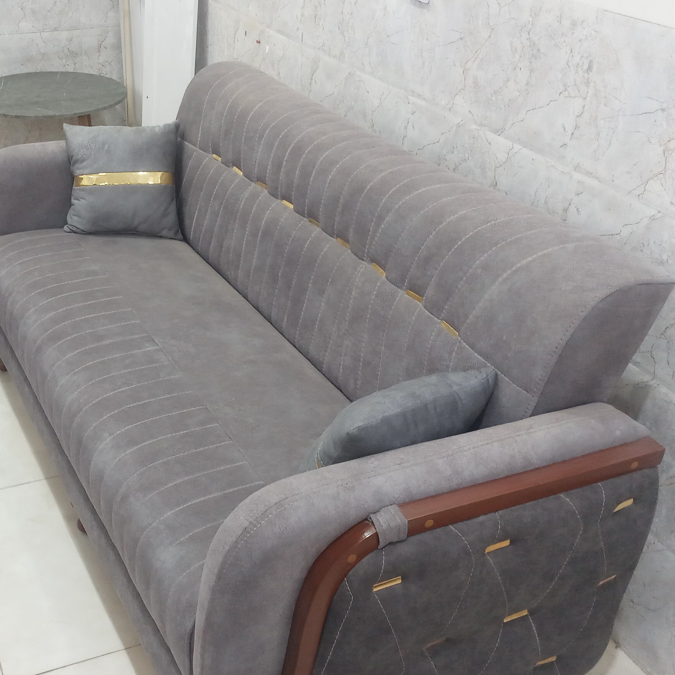 مبل راحتی مدل رئال 7نفره چوب روس بسیار مقاوم وشیک ( ارسال توسط باربری پس کرایه باضمانت به سراسر ایران)