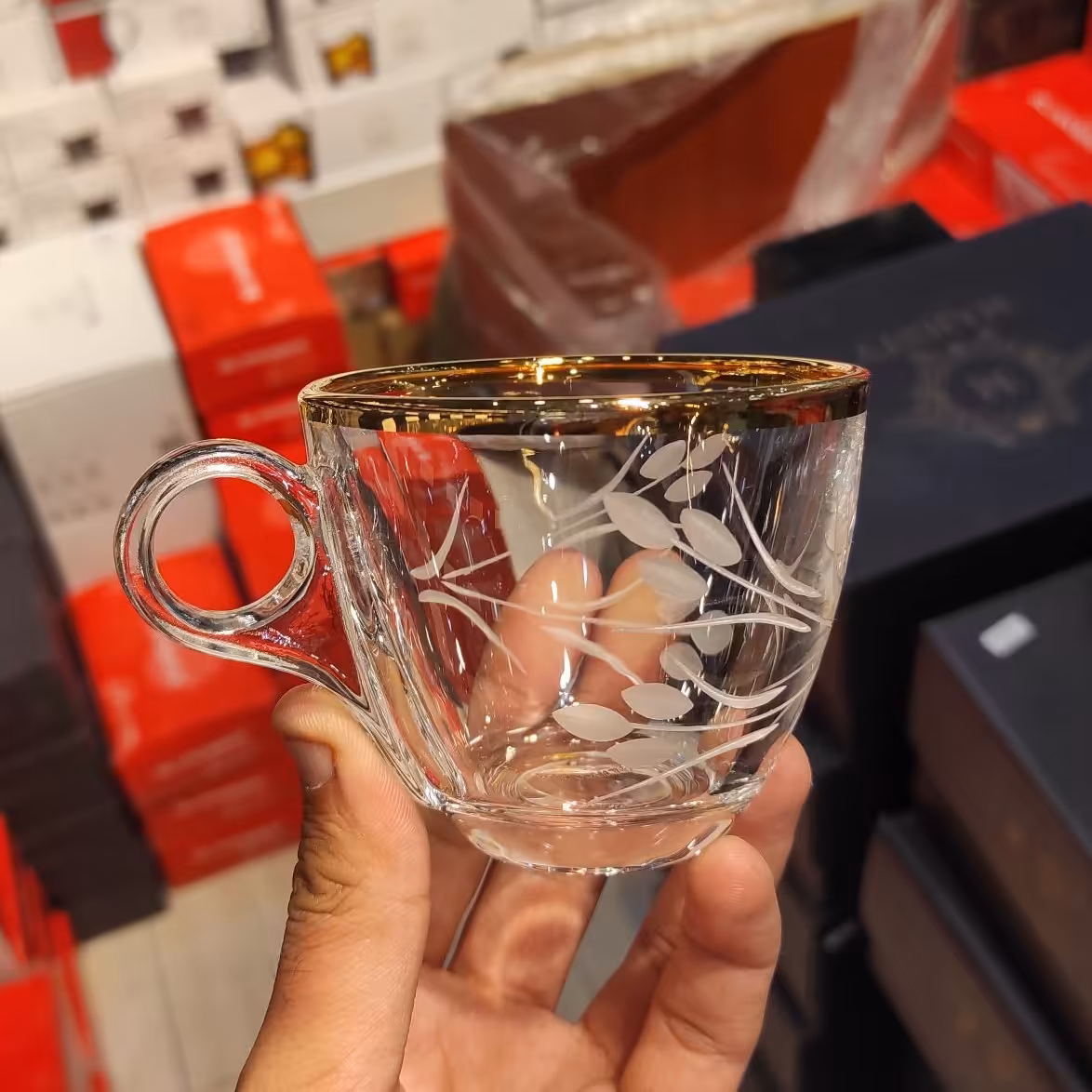 فنجان لب طلایی با تراشکاری بدنه بلوری ساخت چین شرکت بلینک مکس مدل چری بسته شش عددی
