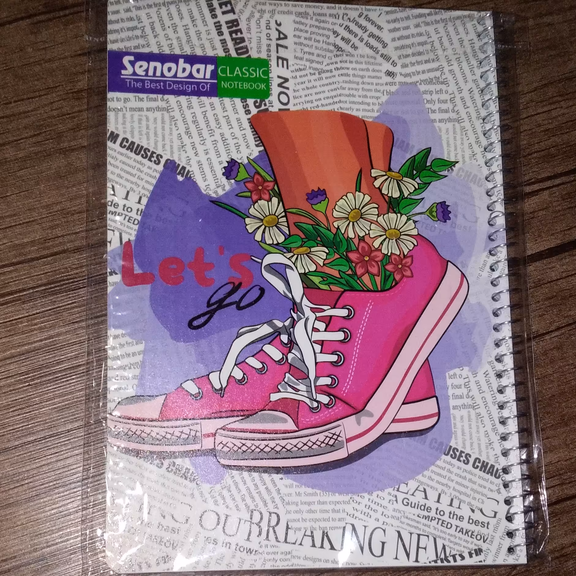 دفتر مشق 50 برگ سیمی صنوبر طرح کتونی جلد طلقی