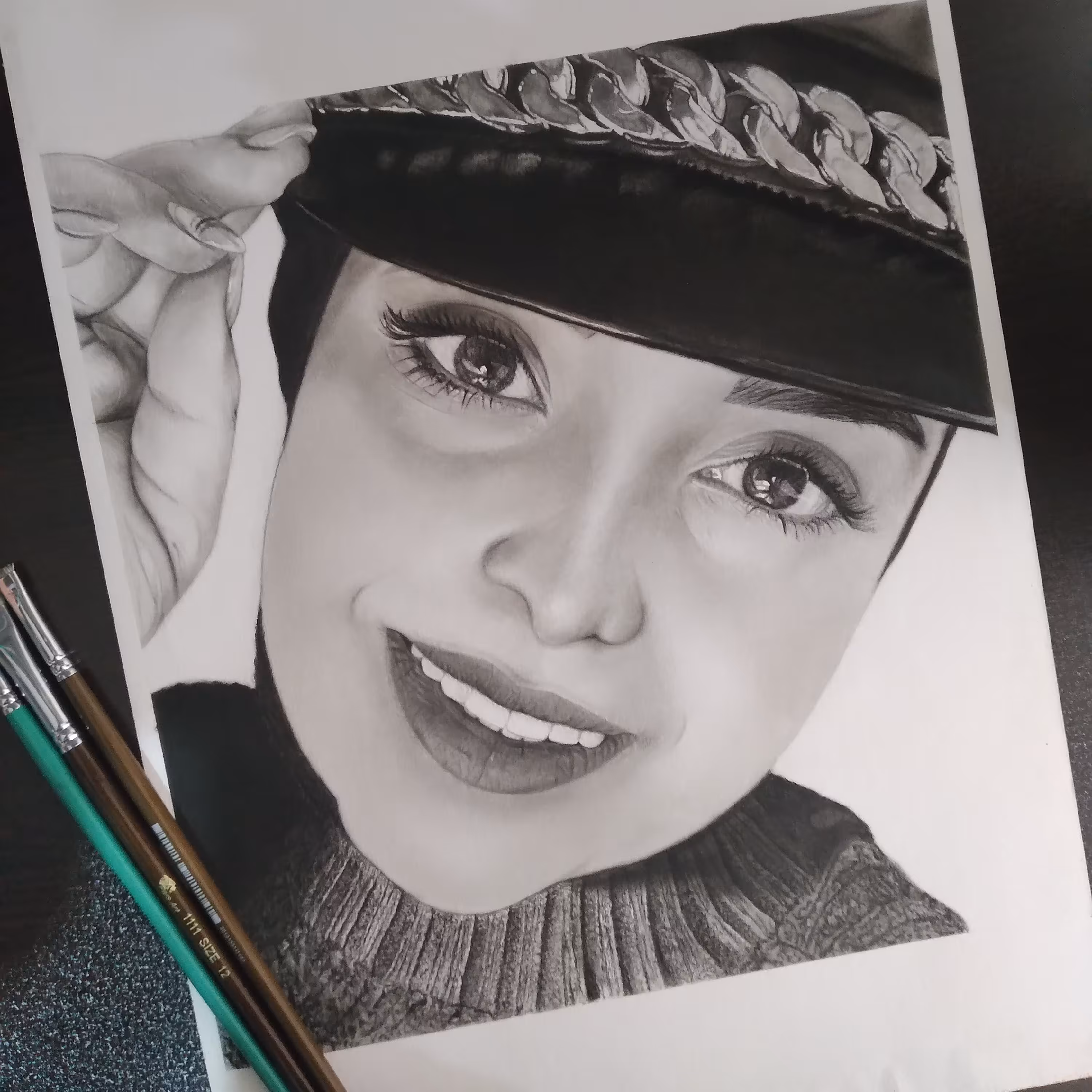 نقاشی سیاه قلم سایز آ3 یا همان 40در 30