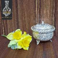 قندان دستساز لب کنگره بدون دسته  قلمزنی گل و طاووس  اعلاء سفید طرح نقره 