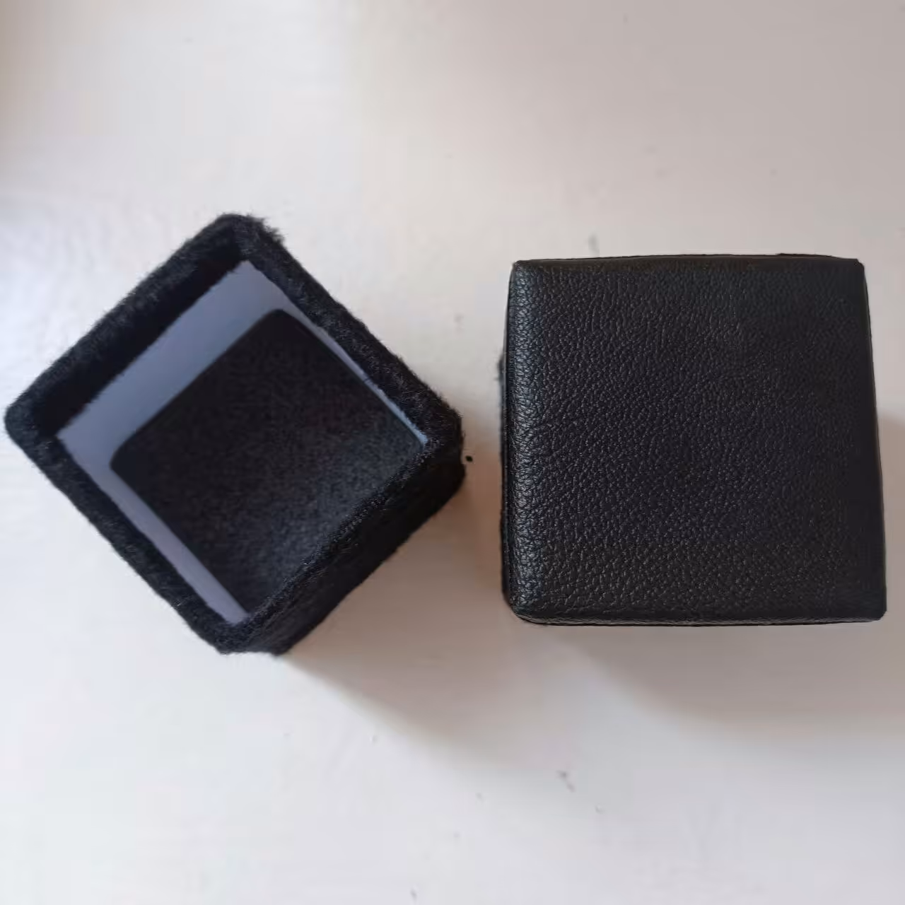 جعبه کادو کوچک چرم مشک  مناسب هدیه   