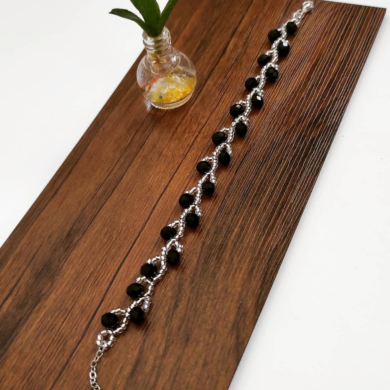 دستبند ظریف  شیک منجوق و کریستال.کد6