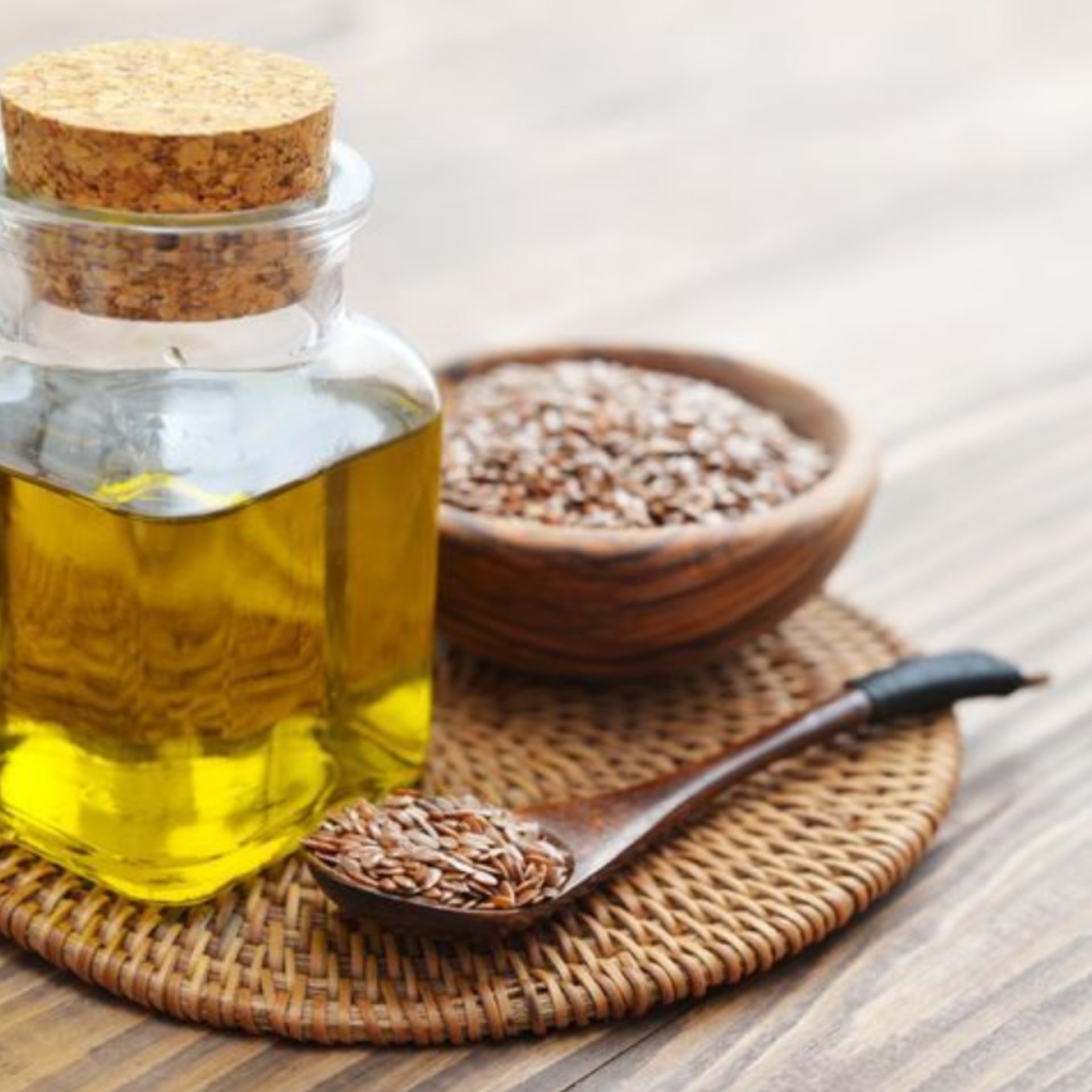 روغن بذر کتان ،روغن برزک 30 سی سی ( مناسب پوست ومفاصل )