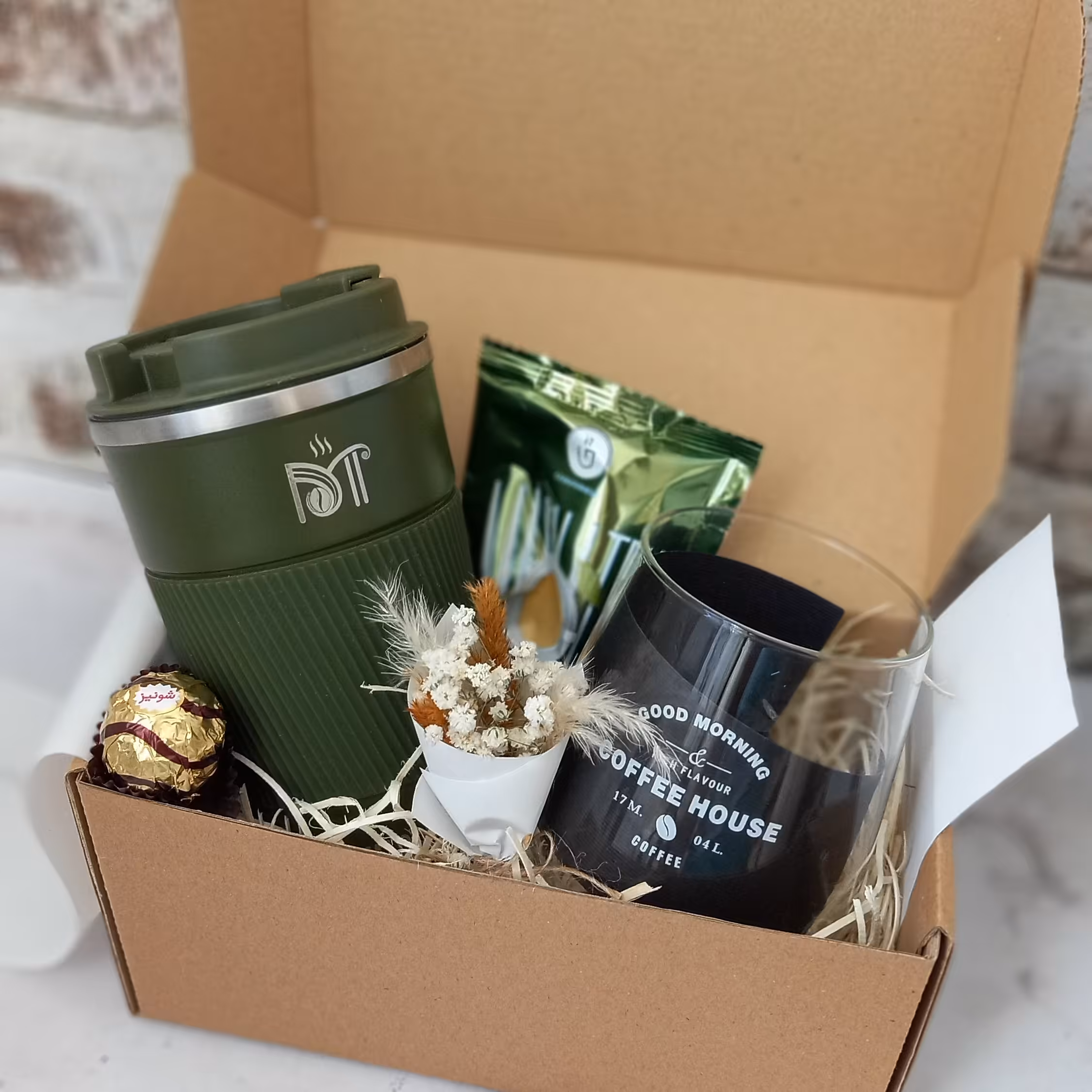 باکس هدیه برای تولد سالگرد ازدواج و.. شامل تراولماگ با کیفیت و لیوان پیرکس  و شکلات و ماسالا