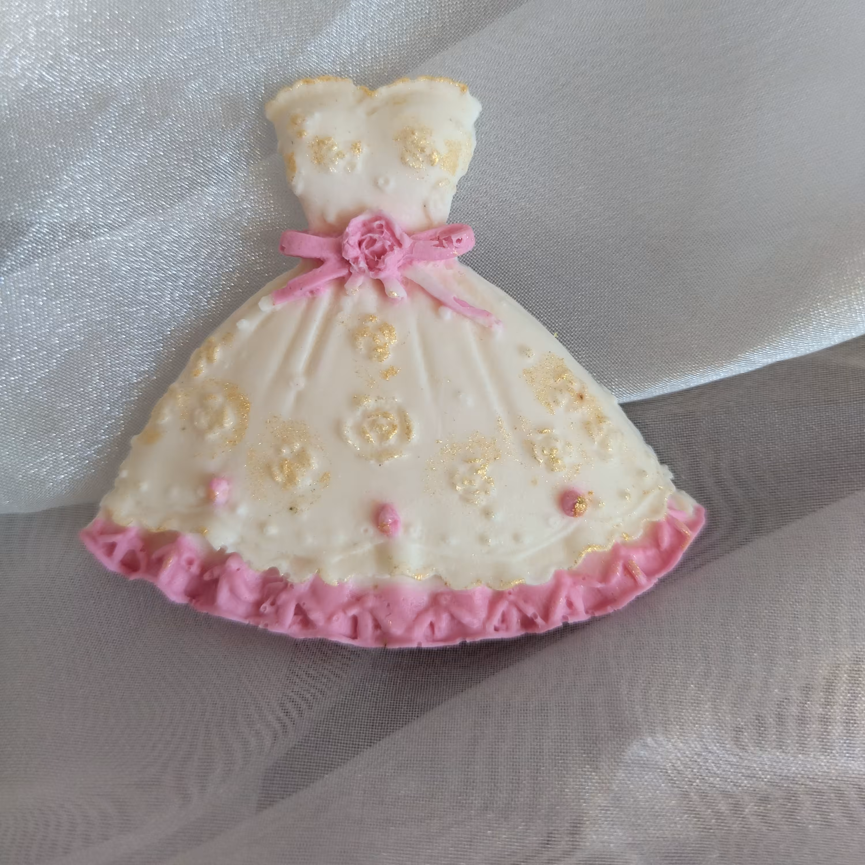 گیفت صابونی عروس  گلیسیرینه مناسب مراسمات عروسی و عقد و نامزدی معطر و خوشبو با تو ر تزیین شده  رنگ بندی متفاوت