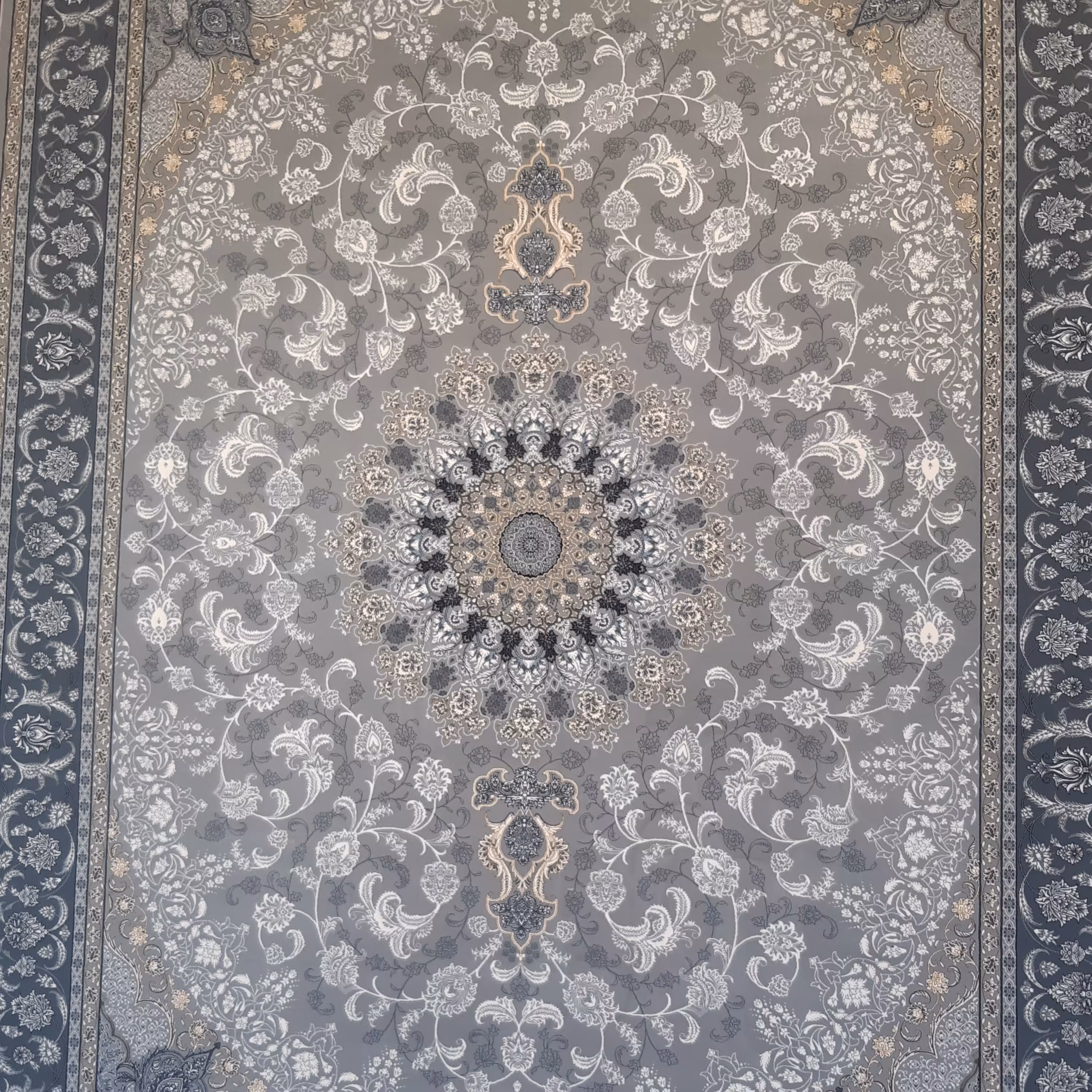 فرش 700 شانه  وزن بالا نخ اکرلیک کاشان