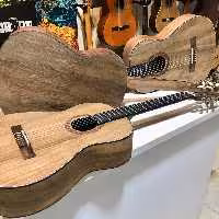 گیتار رودریگز  با سیم ساوارز کیفیت در کد سازهای دست ساز اسپانیایی