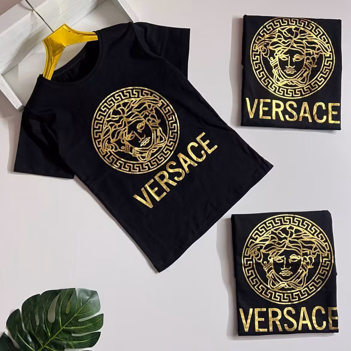 تیشرت تک اسپورت تک رنگ مشکی شیک و لاکچری جنس پنبه سوپر درجه یک مناسب حدود سنی6 تا 12 سال 