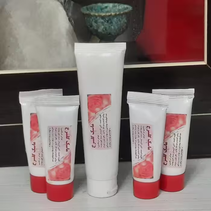 ماسک ژله ای ترمیم کننده و آبرسان گلسرخ