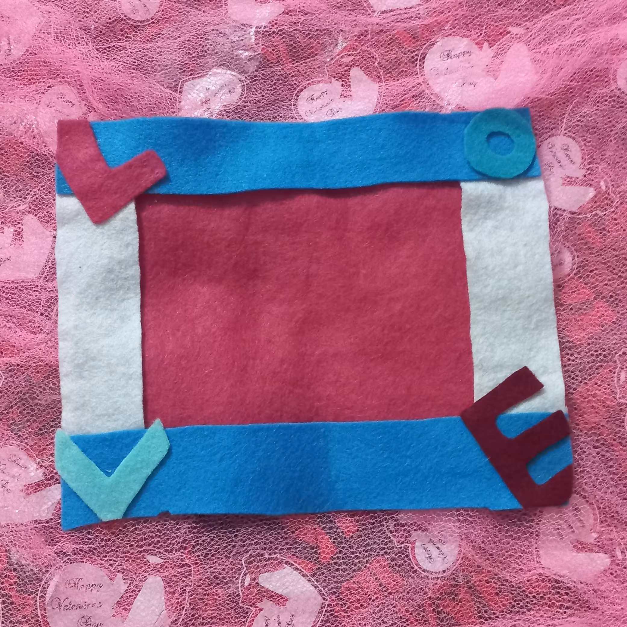 قاب عکس نمدی طرح  Love