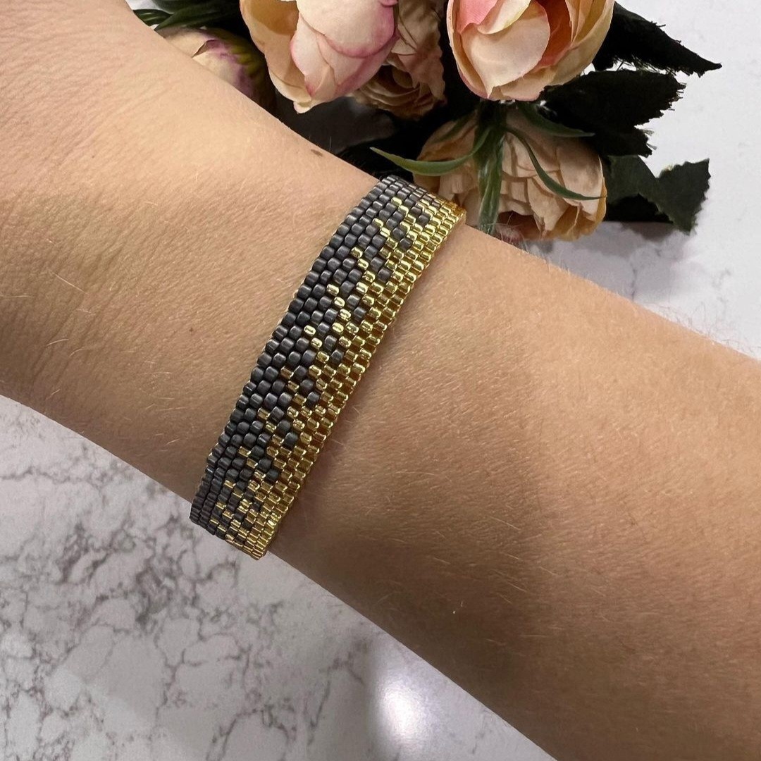 دستبند کد 22