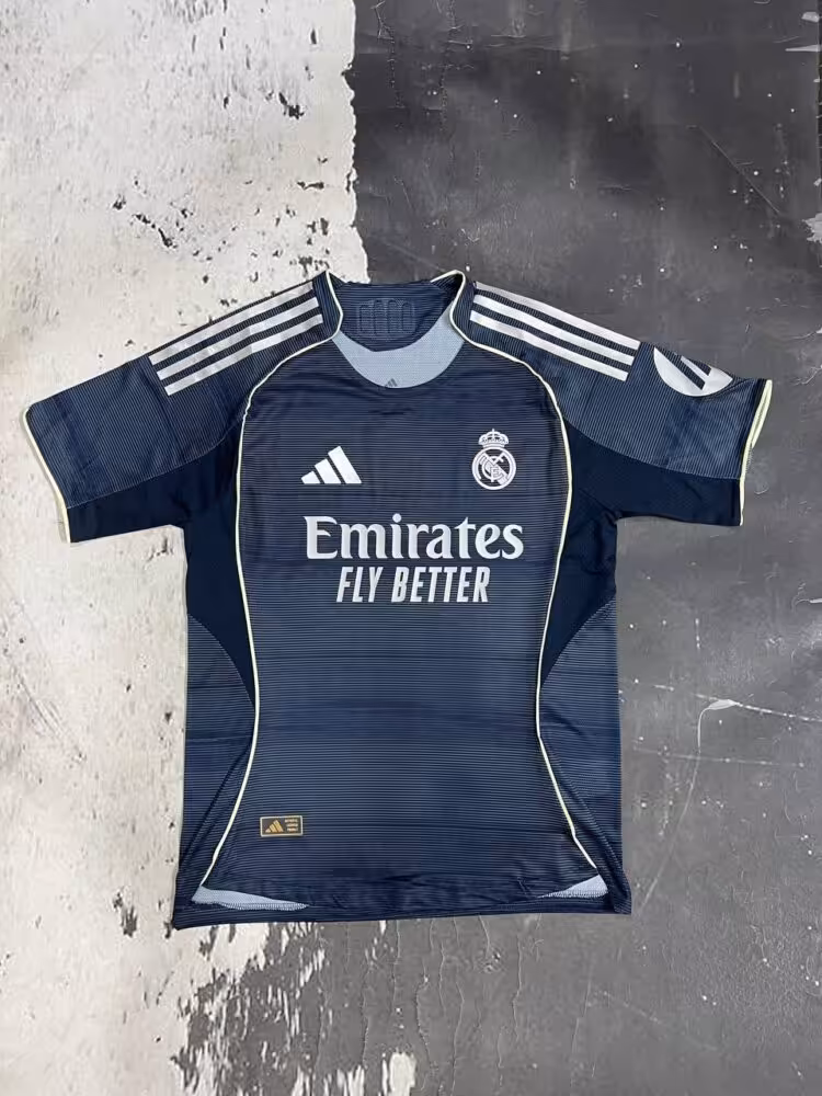 لباس دوم رئال مادرید 2026 (پلیری)