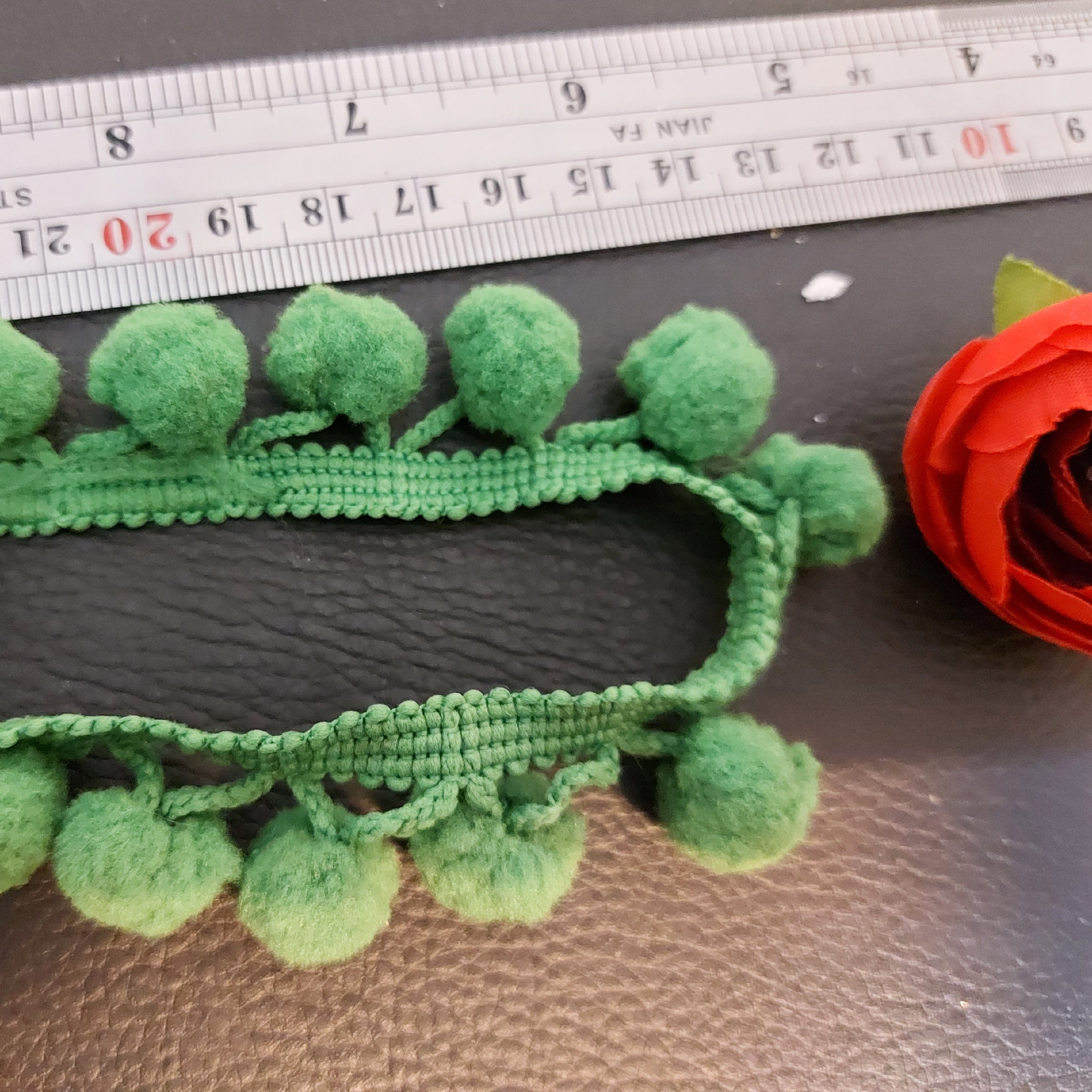 نوار پوم پوم درجه یک  سبز متوسط  فروش متری