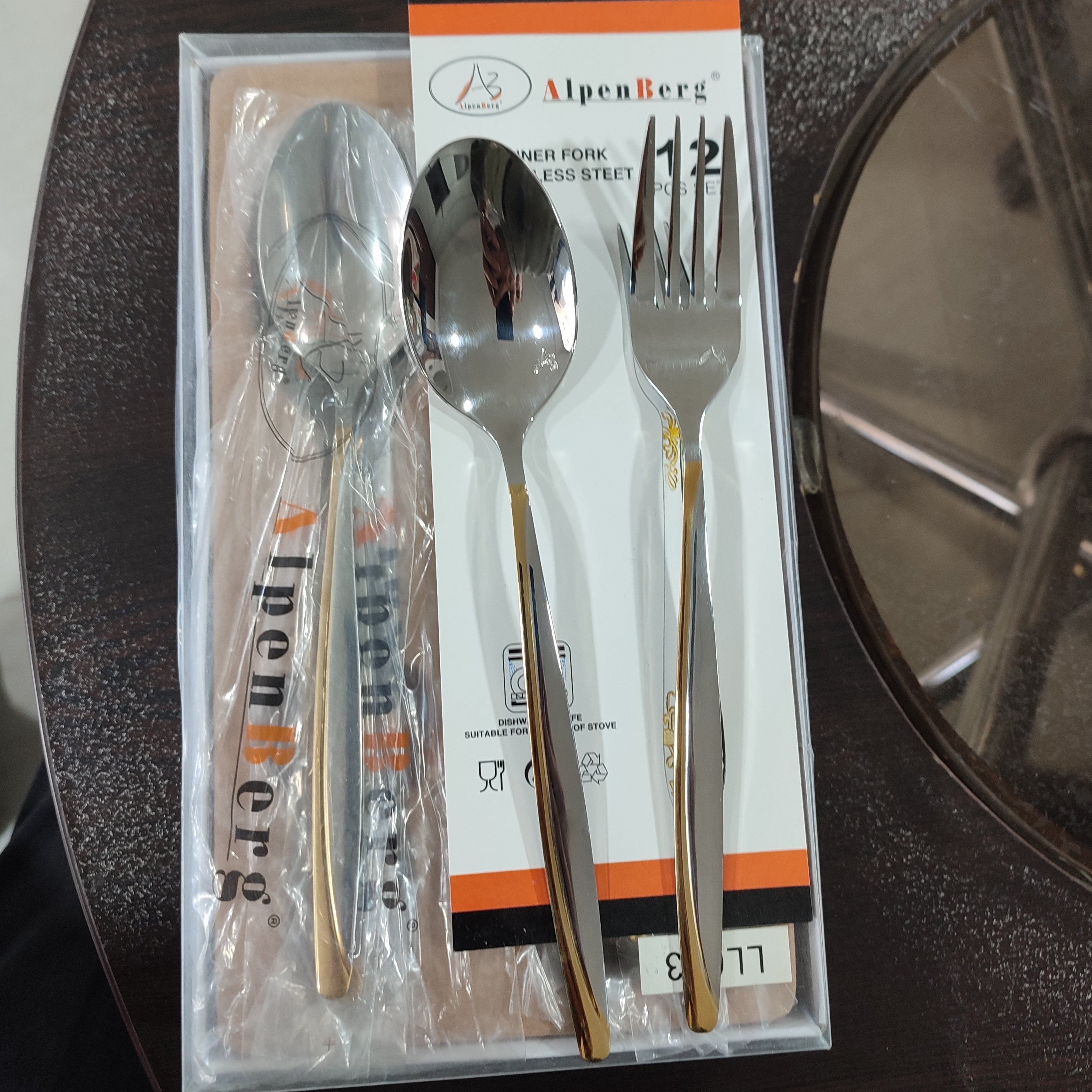 قاشق وچنگال آلپنبرگ محصول متمایز 12عددی