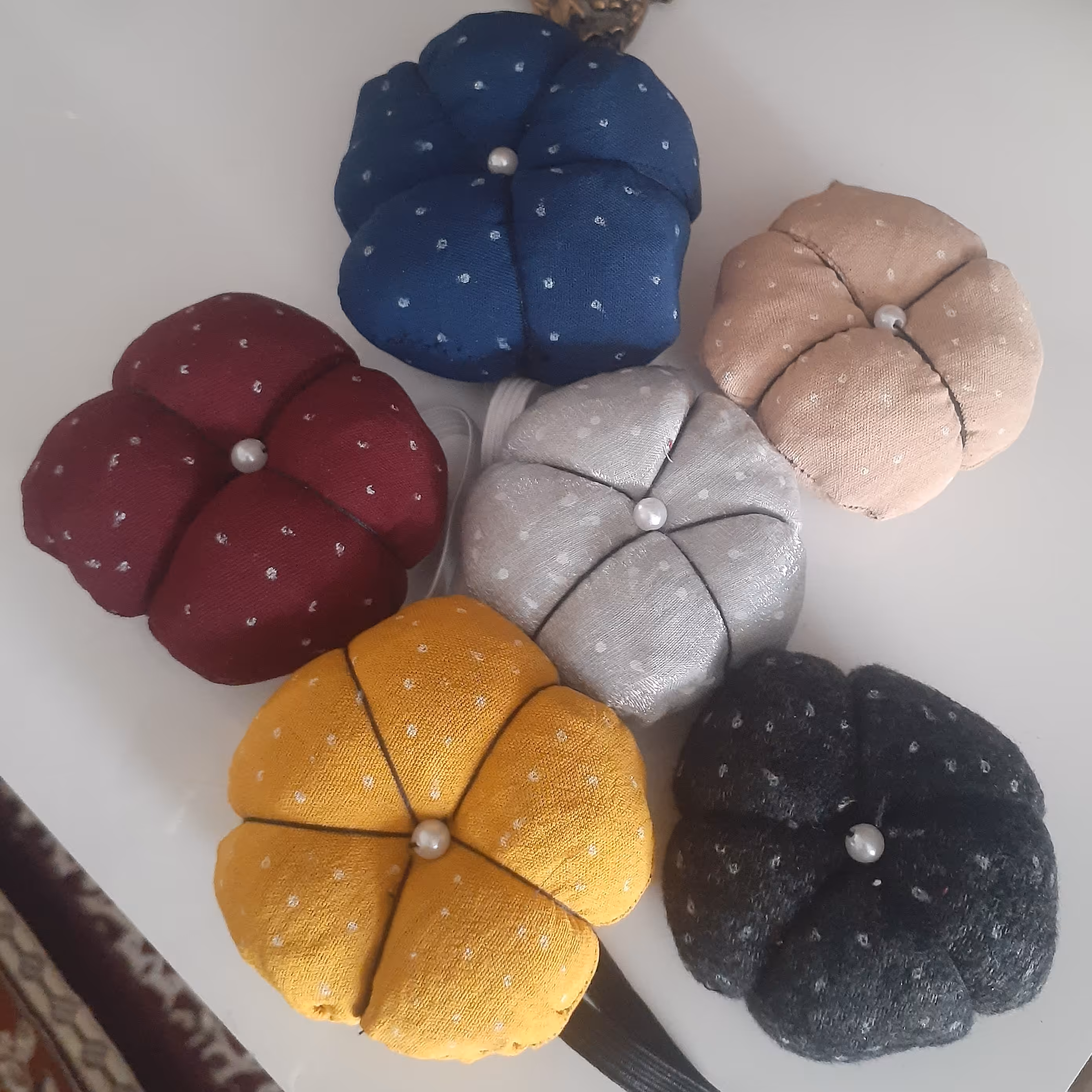 جاسنجاقی مدل گل بسته ی 6 عددی سه عدد ساده سه عدد مچی