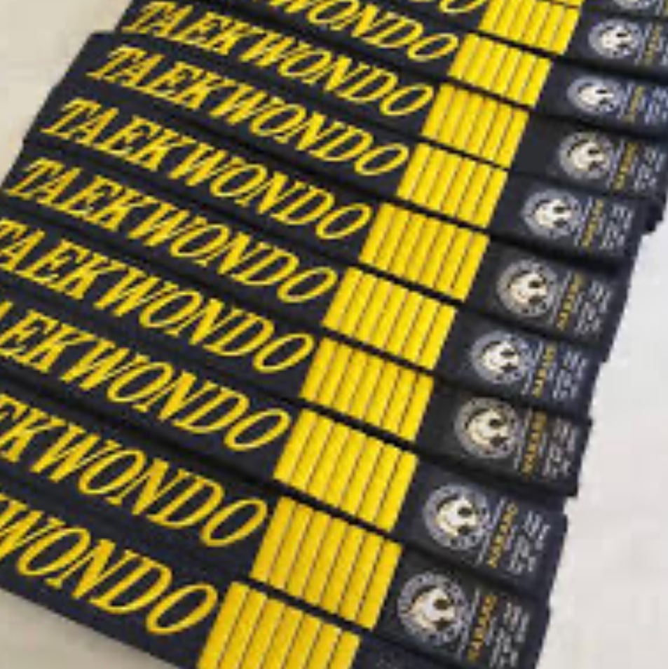 گلدوزی اسم روی کمربند رزمی