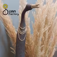 تندیس اردک مادر شارون 