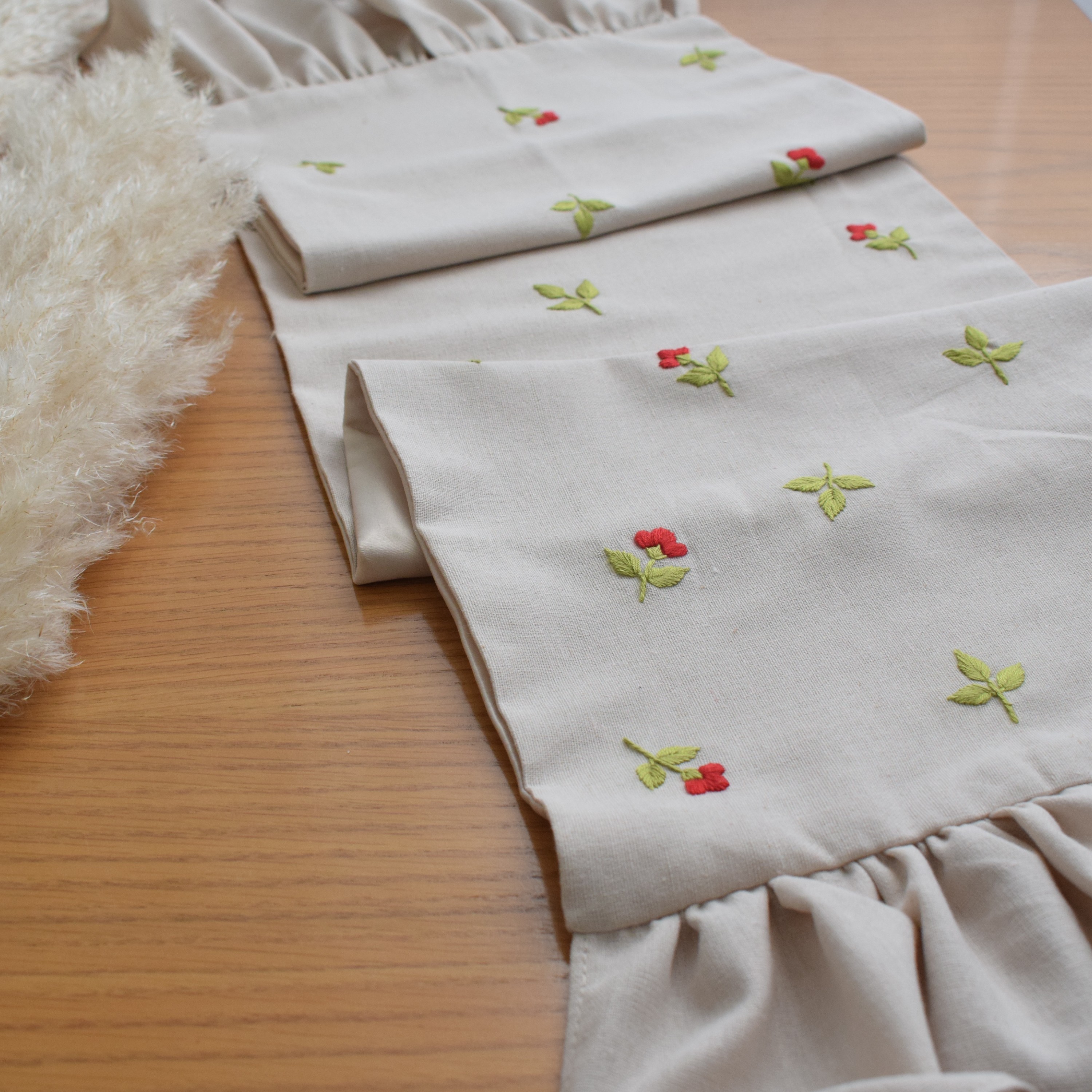 رانر رومیزی لینن گلدوزی شده با دست