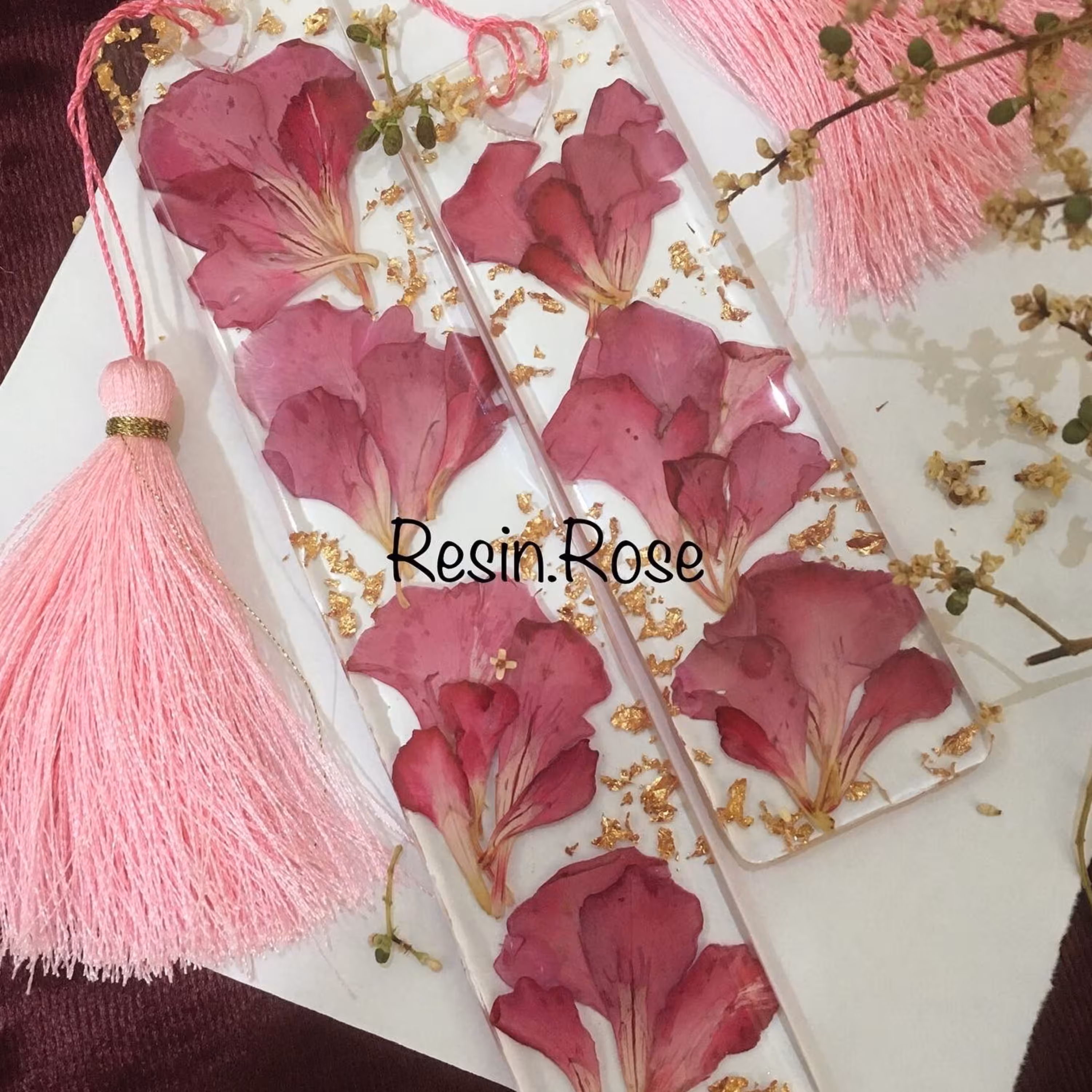 بوک مارک یا نشان کتاب دوتایی طرح گل رزینی