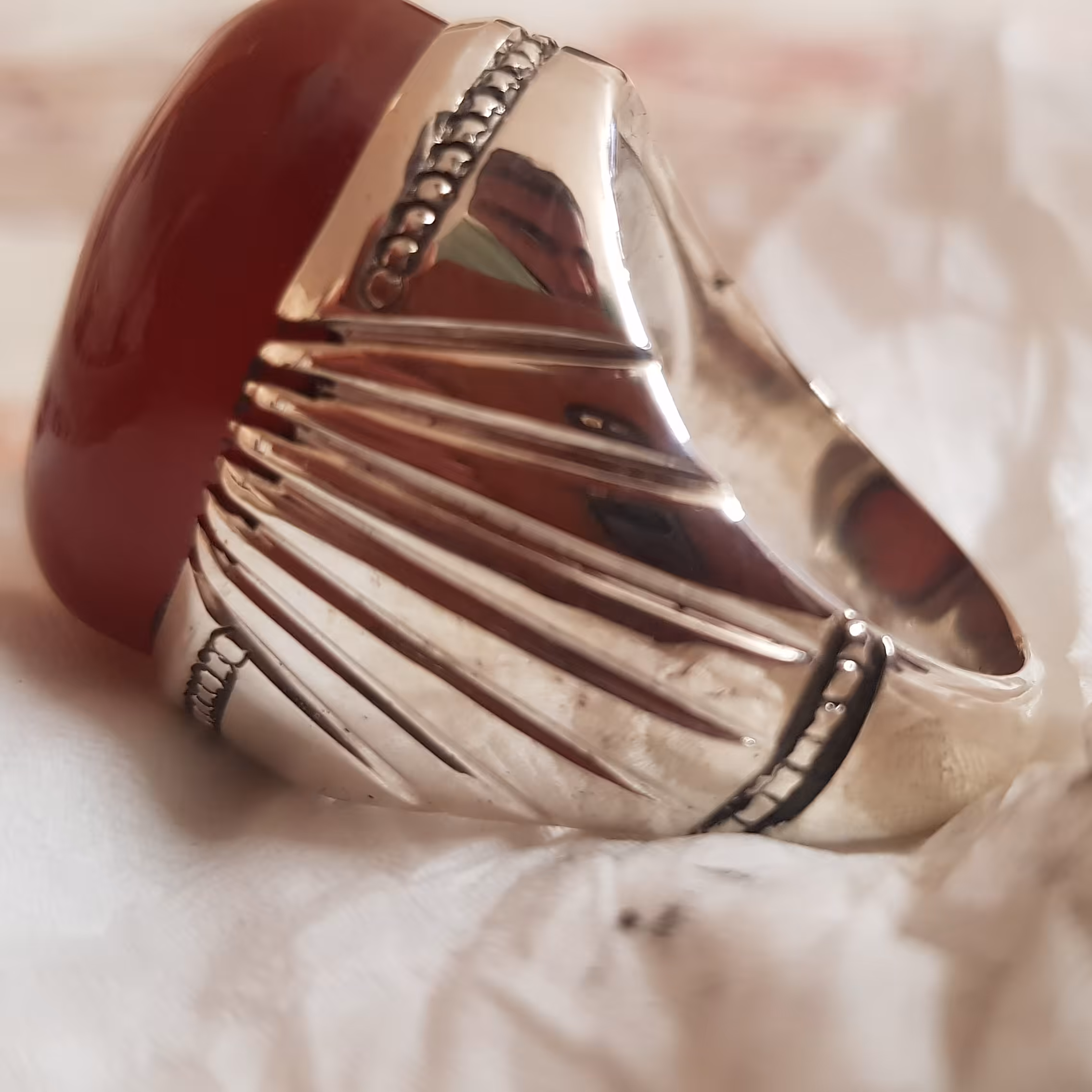 انگشتر فاخر 