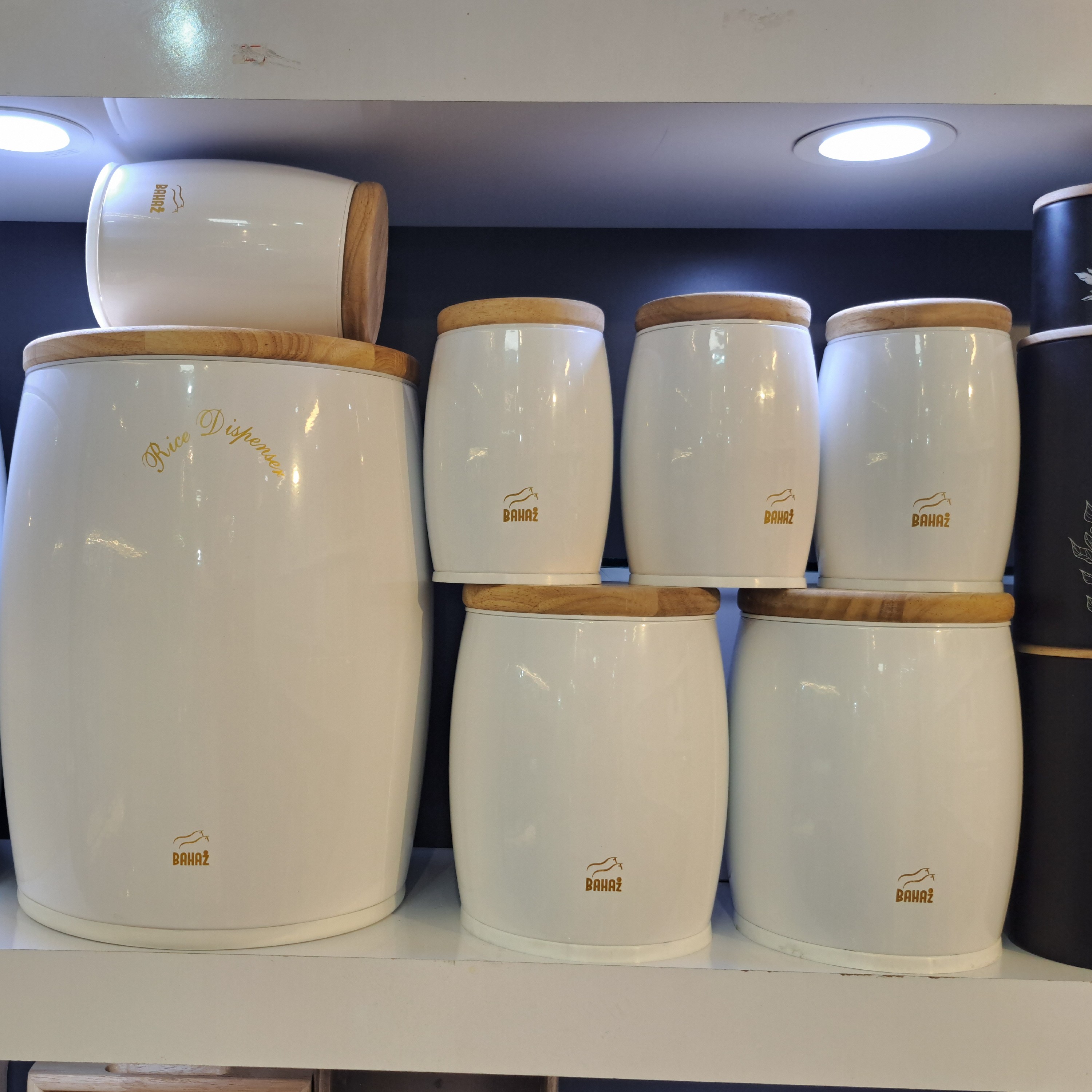  سرویس آشپزخانه  8 پارچه خمره ای سفید درب بامبو برند بهاز کالا