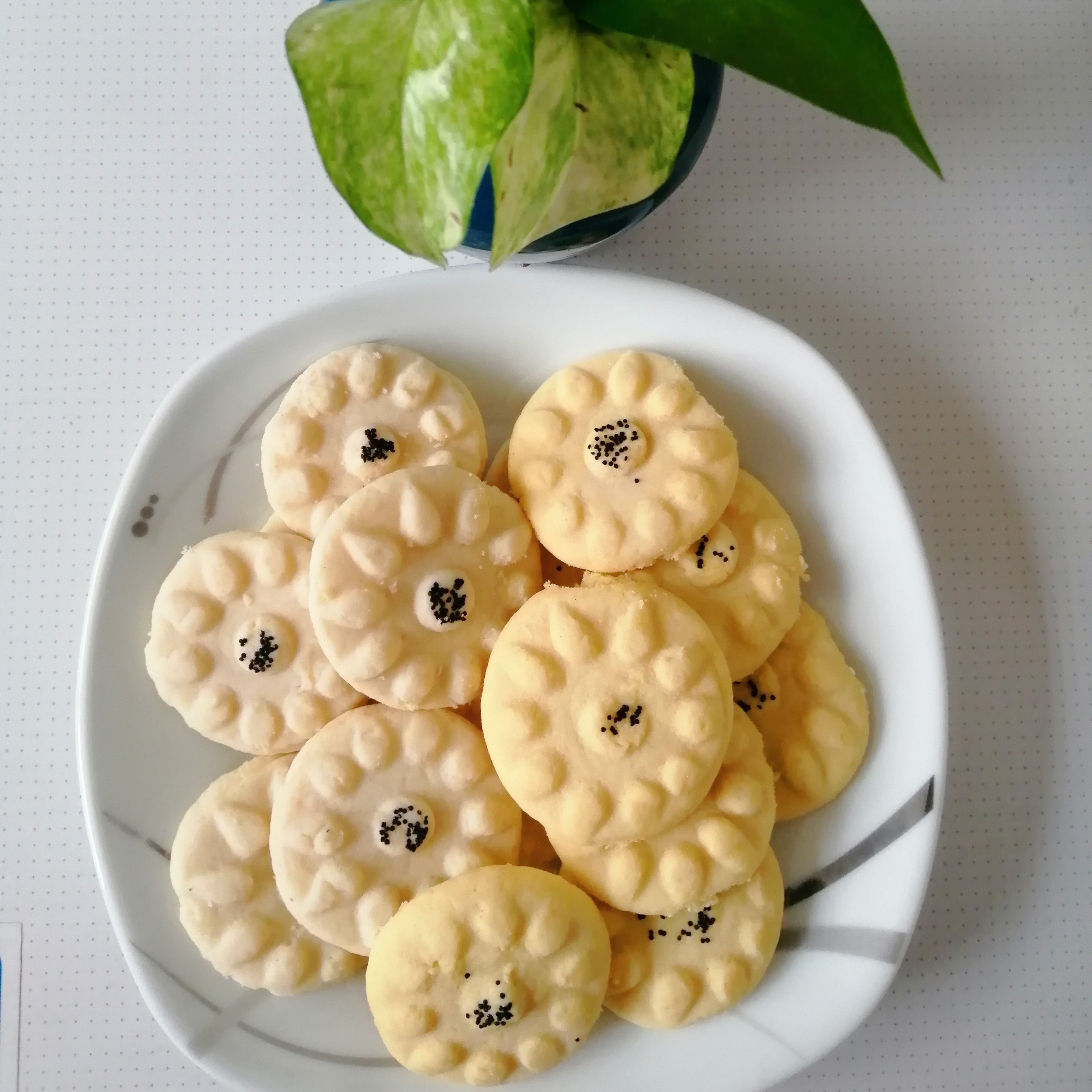 شیرینی برنجی خونگی نیم کیلویی با ارسال رایگان