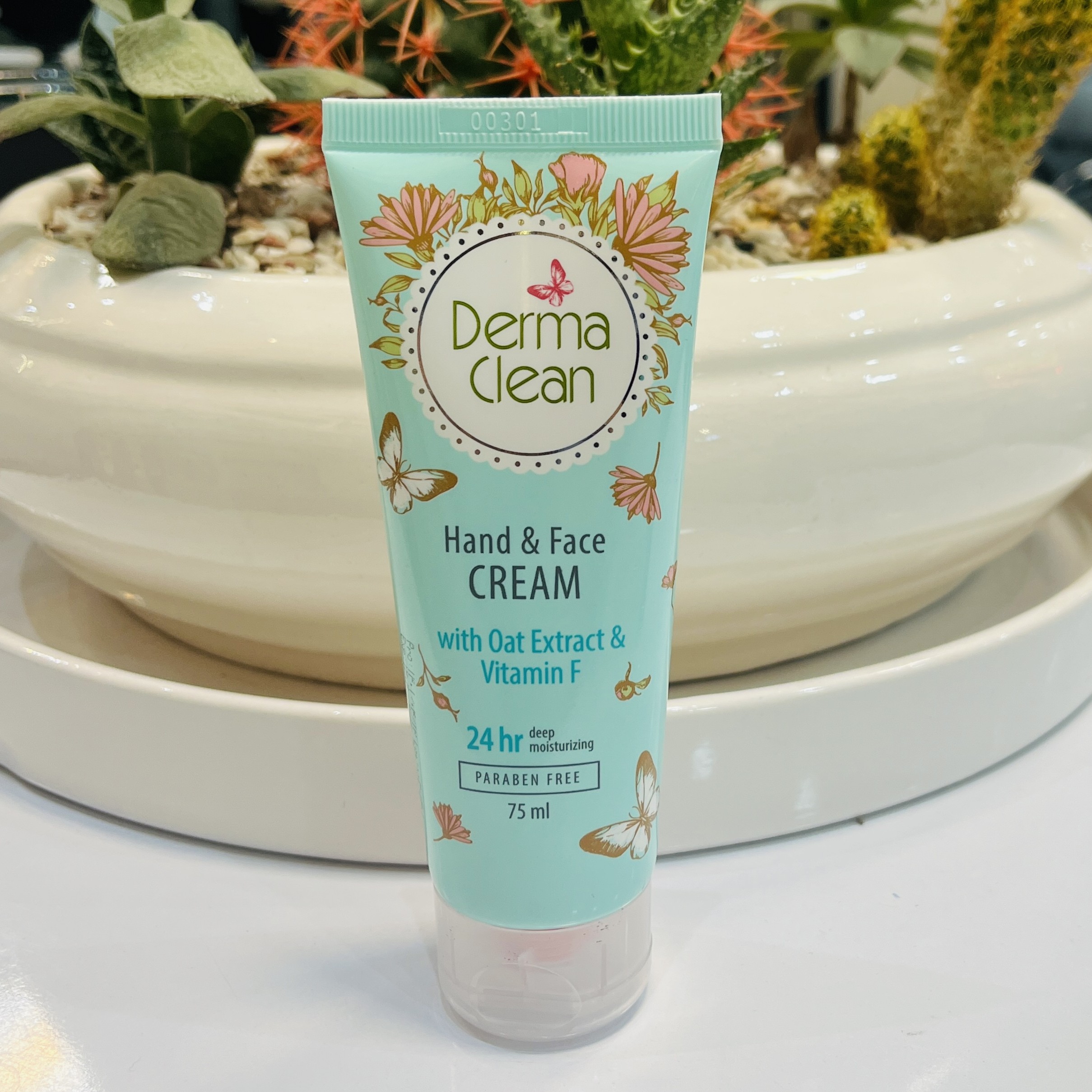 کرم دست و صورت درماکلین حاوی عصاره جوی دو سر و ویتامین اف 75 میلی لیتر