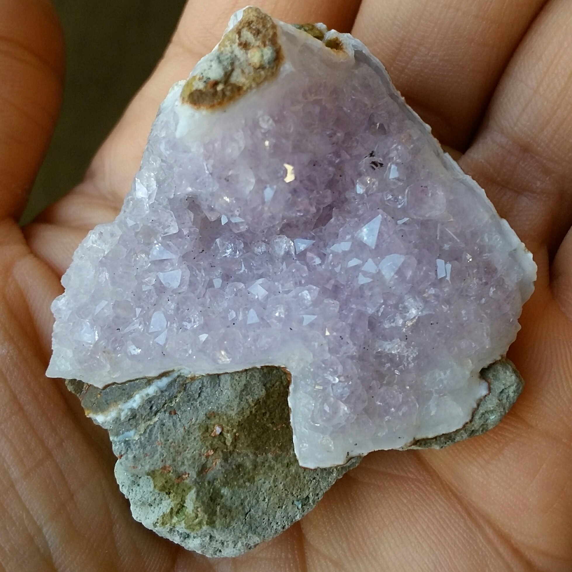 سنگ راف آمتیس پر بلور بسیار زیبا محشر کاملا طبیعی شاهکار خلقت خااااص و بی نظیر
دیدنیی