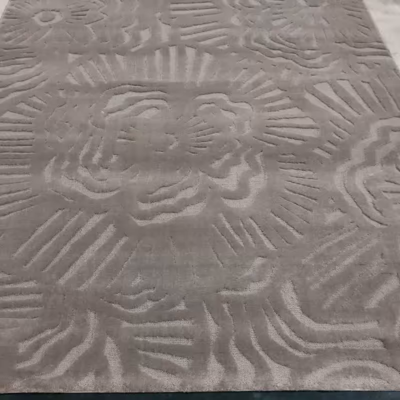 فرش پاتریس  فرشگلیم مدرن 400شانه طرح گلبانگ طوسی  سایزکناره یک دریک ونیم متری