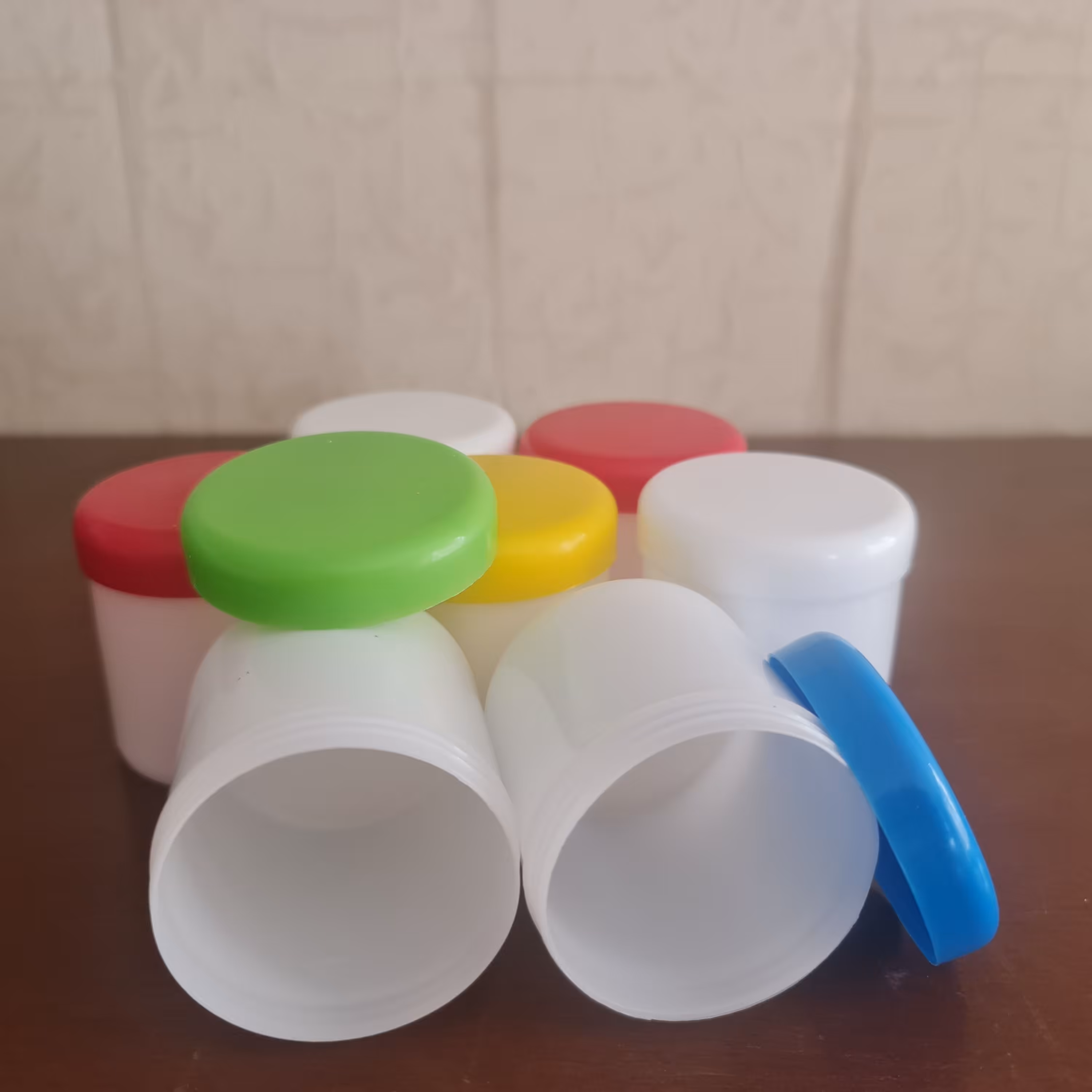 قوطی کرم  100  گرمی (عمده) بسته ی 600 عددی