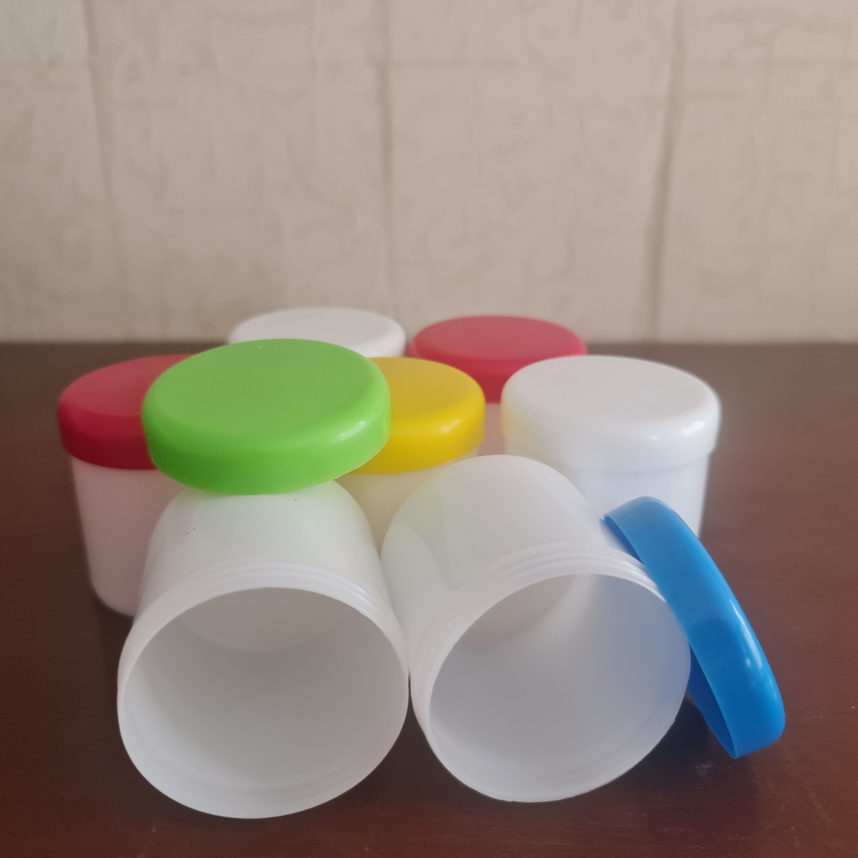 قوطی کرم 100 گرمی (عمده) بسته ی 600 عددی
