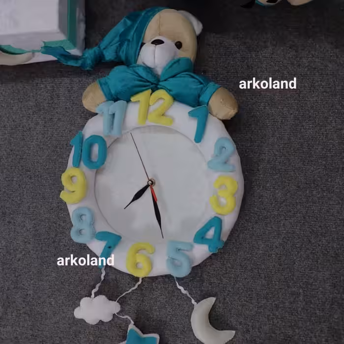 ساعت فانتزی اتاق کودک تم خرس نادان رنگ سبز بنتون