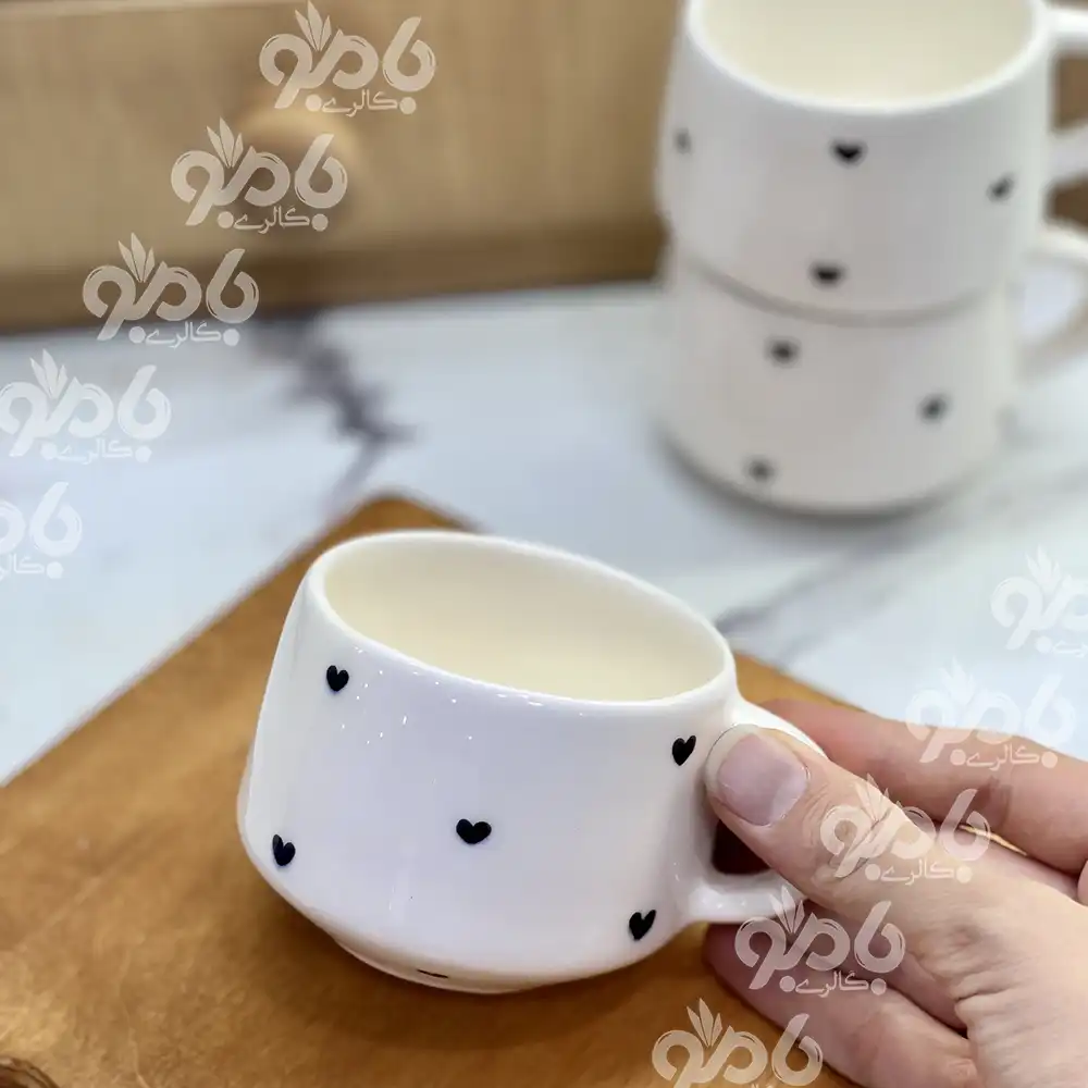 فنجان سرامیکی چاپ قلبی ریز مخروطی مشکی