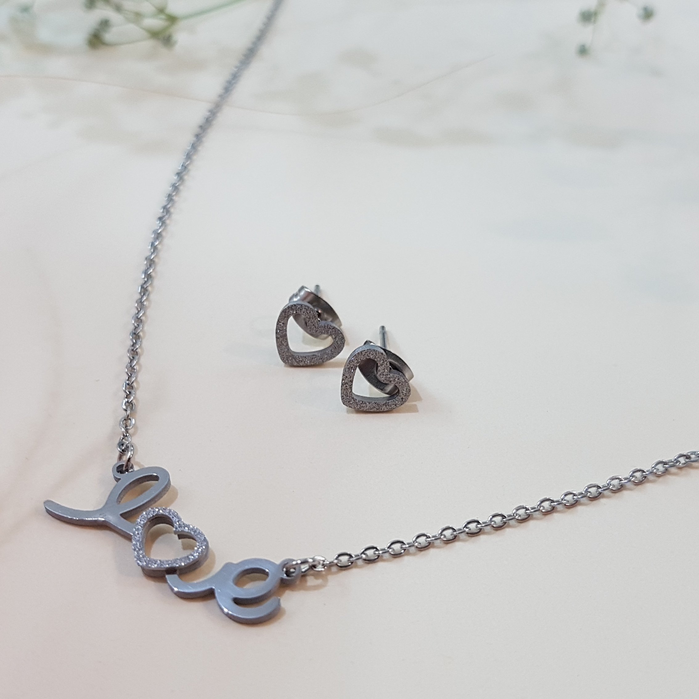 نیم ست استیل طرح love ست گردنبند و گوشواره اکسسوی زیورالات بدلیجات