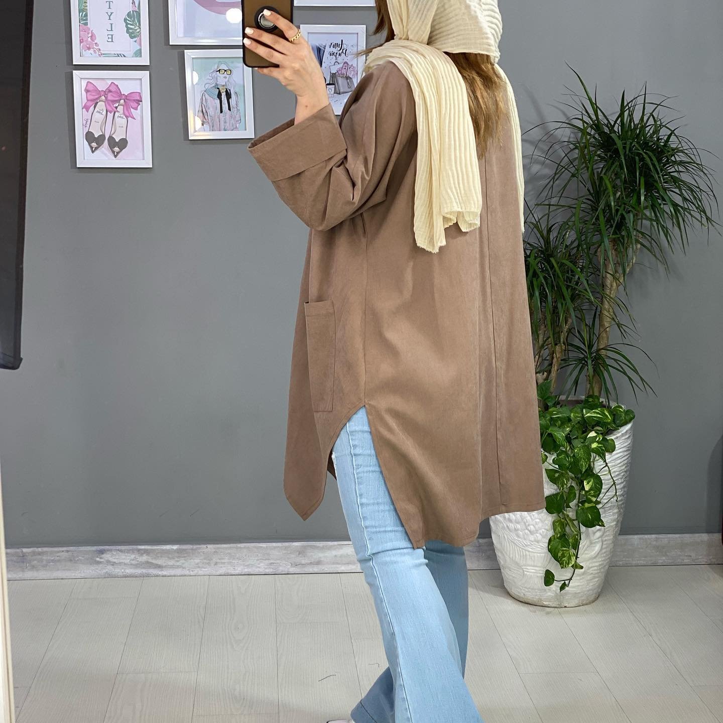 مانتو میکرو یقه آبشاری در 6 رنگ جلو باز قد 93 فری سایز رنگ خردلی مشکی شتری طوسی و. رنگ شتری