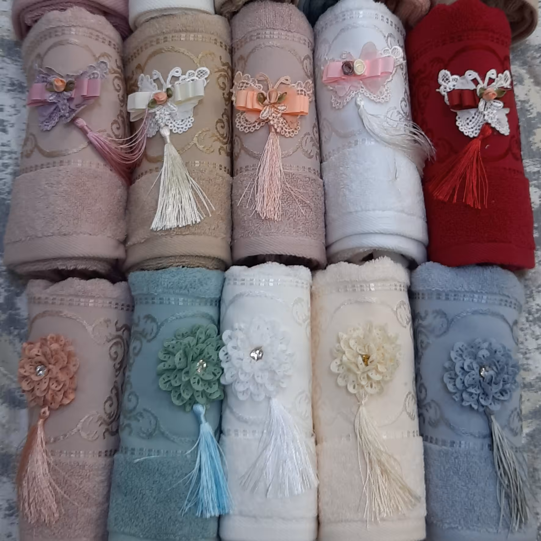 حوله دستی گل برجسته آیدین