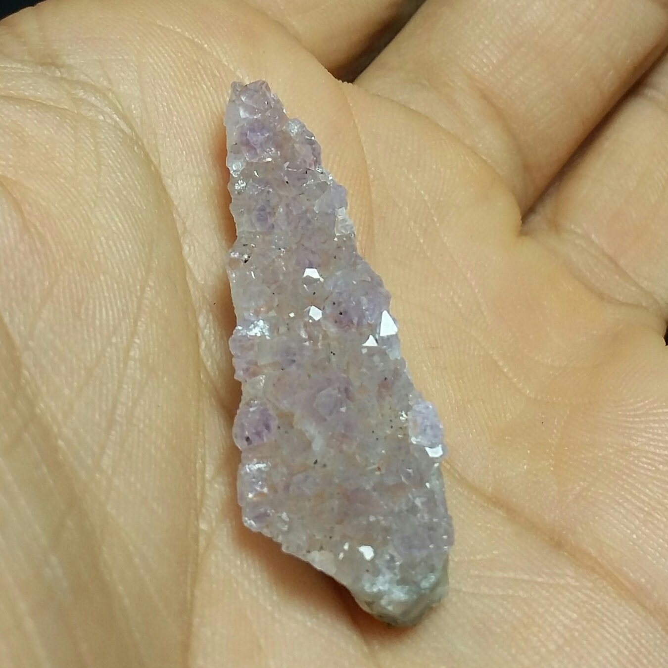 سنگ راف حبه آمتیس بلور شکری پر رنگ خاص بسیار زیبا دیدنی کاملا طبیعی شاهکار خلقت کد 9221
