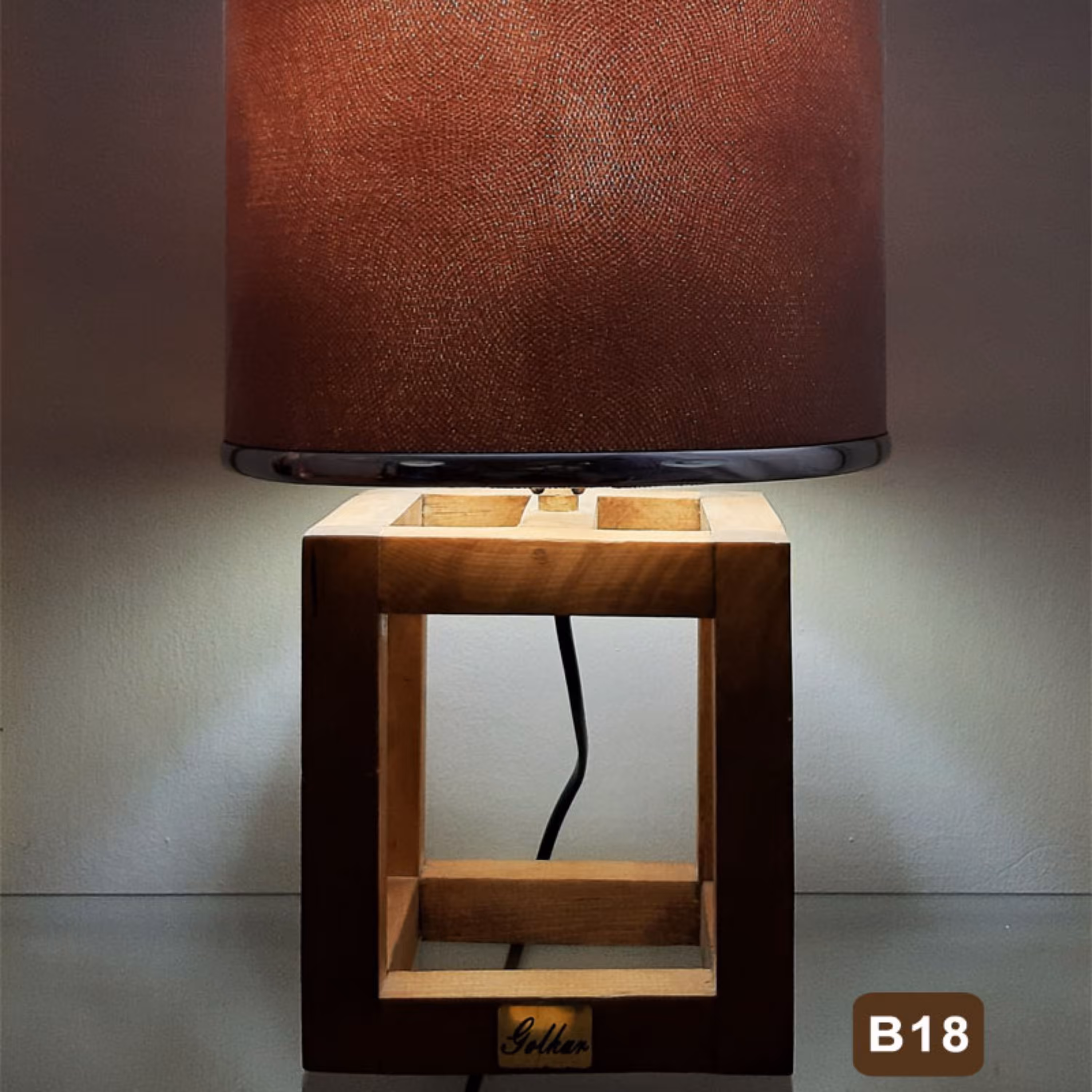 آباژور رومیزی چوبی متوسط کد B18