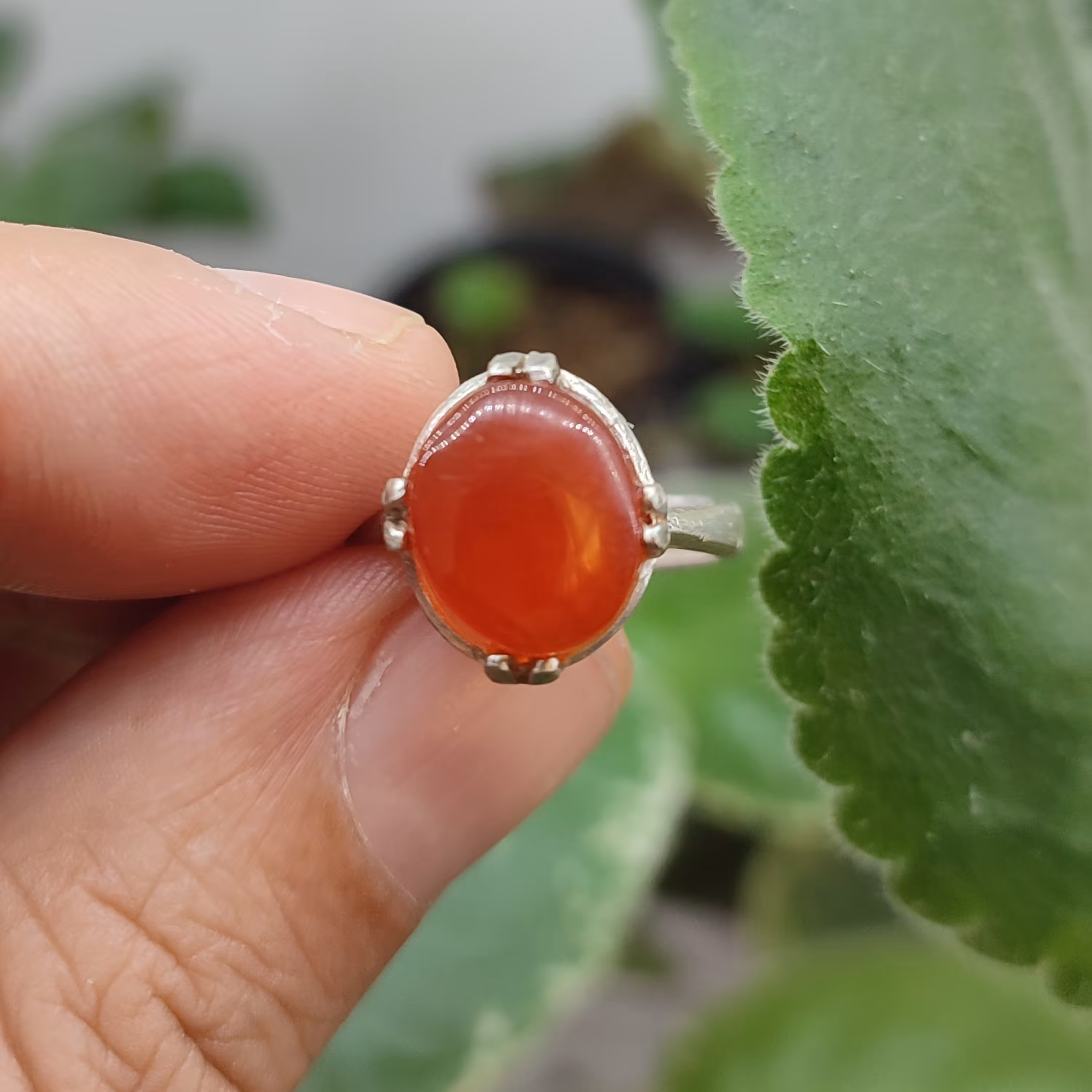 انگشتر زنانه نقره با سنگ عقیق سرخ یمنی کد 1