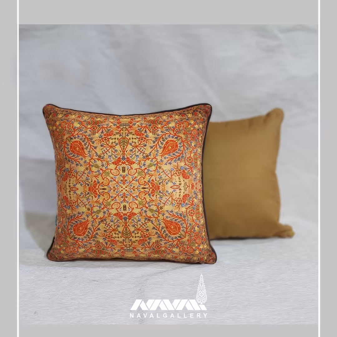 رویه کوسن آذر مخمل ضخیم40 در 40مربع
با نوار مغزی مخملی و زیپ محکم 
کاملا قابل شستشو